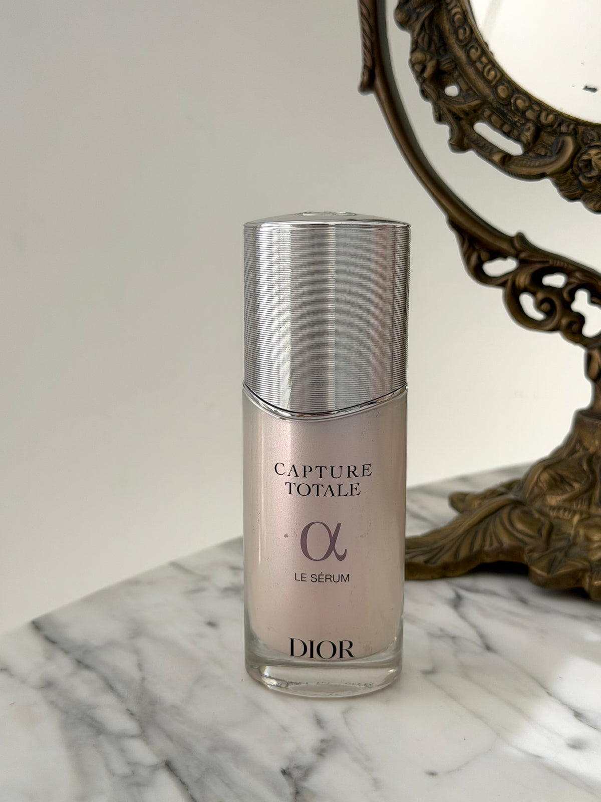 DIOR Capture Totale Le Sérum
Face and Neck Youth Revealing Serum