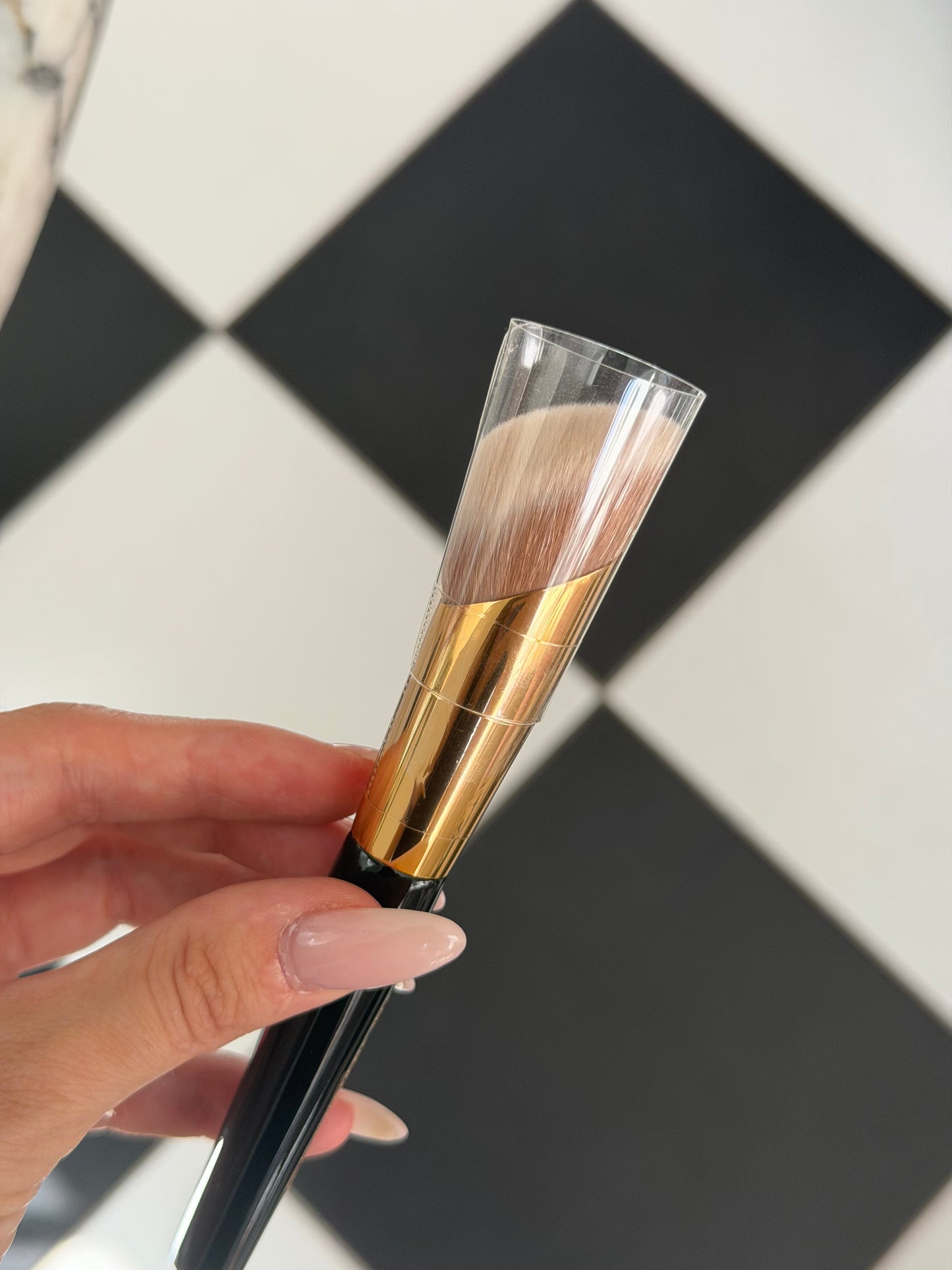 PAT McGRATH LABS Skin Fetish: Sublime Perfection Highlighting Brush