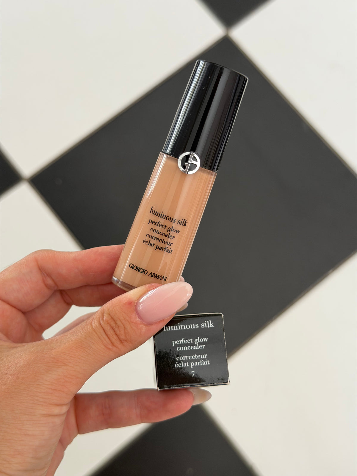 ARMANI Luminous Silk Hydrating & Brightening Concealer (7)