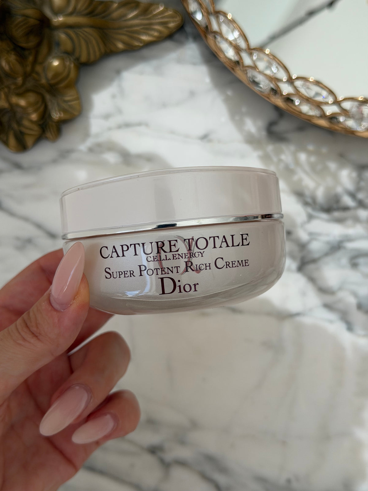 DIOR Capture Totale Super Potent Rich Creme C.E.L.L. Energy
Global Age-Defying Rich Creme - Intense Nourishment & Repair