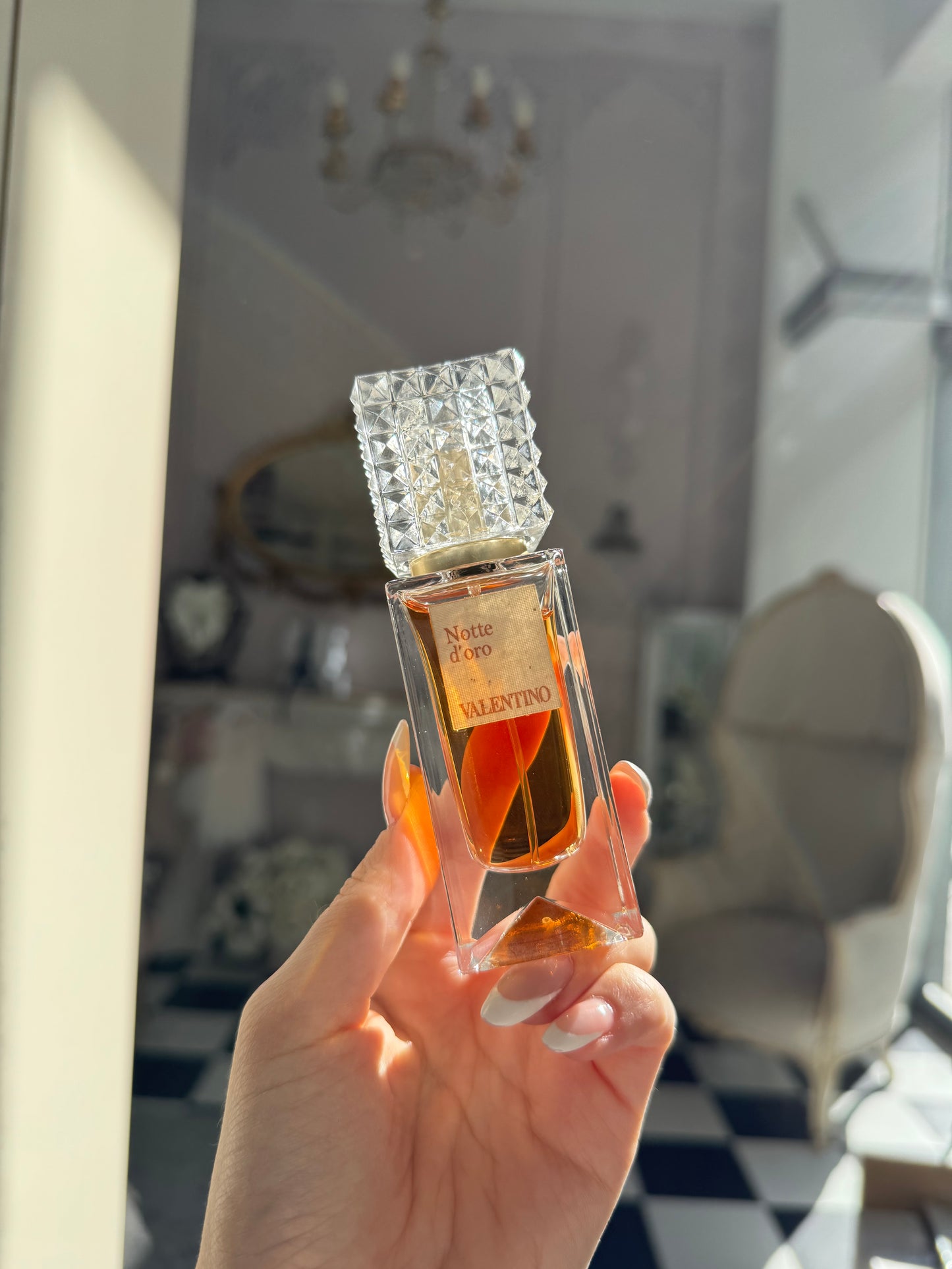 VALENTINO Anatomy Of Dreams - Notte d’Oro Parfum