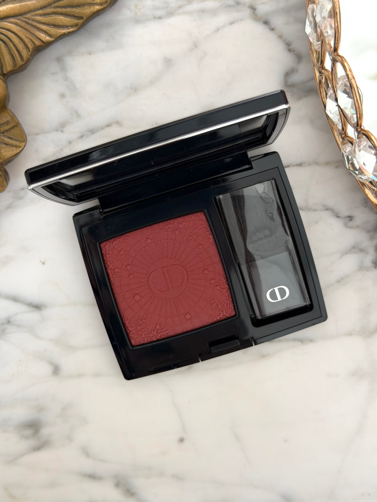 DIOR Rouge Blush Satin
Couture Colour Makeup - Long Wear (826)