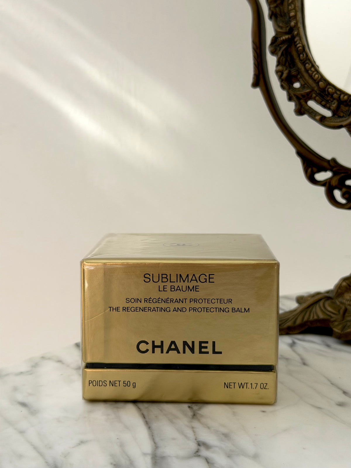 CHANEL Sublimage Le Baume
Ultimate Protecting Balm: Reinvigorates and Comforts