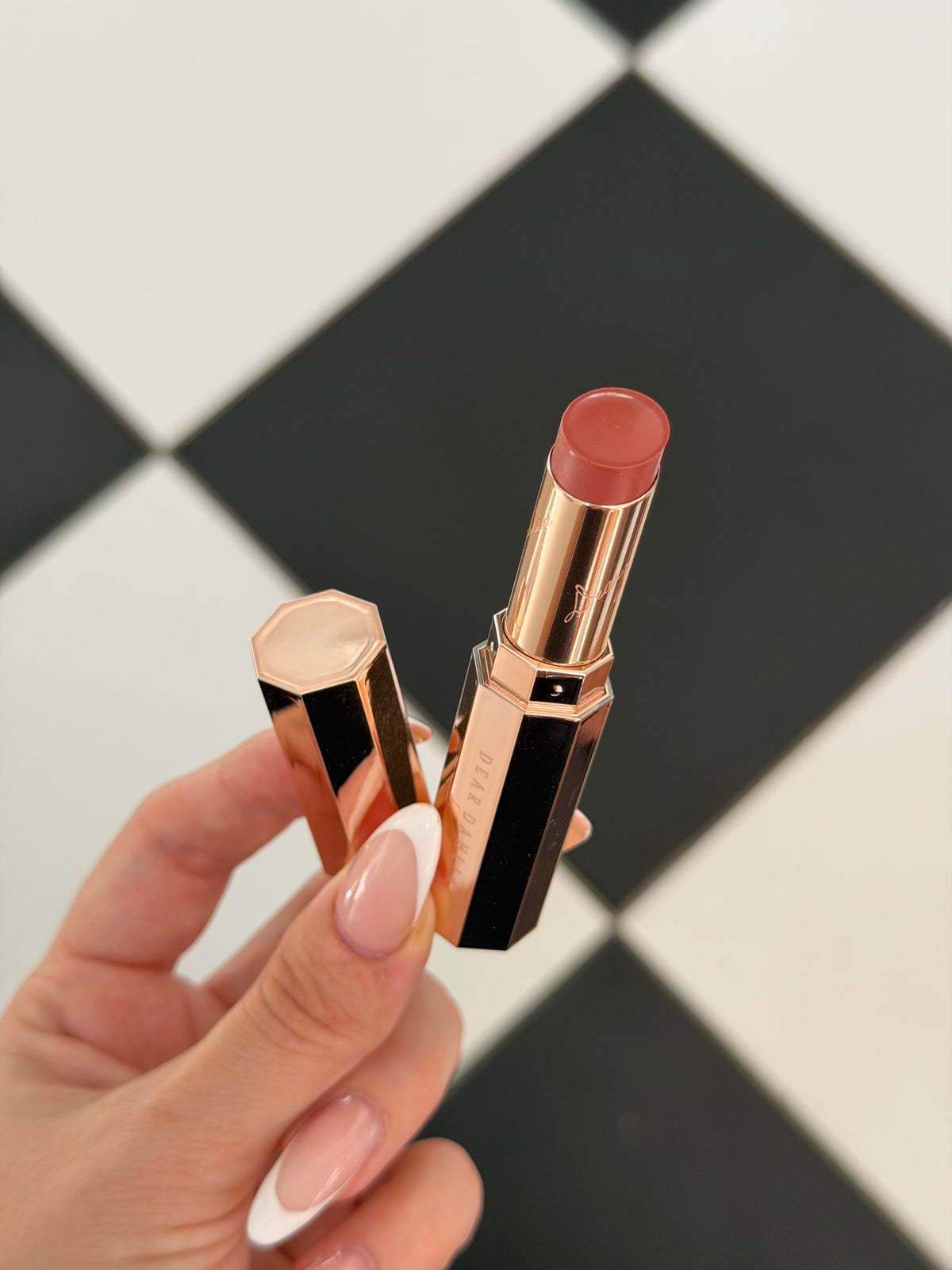 DEAR DAHLIA Blooming Edition - Lauren
Lip Paradise Color Balm - Lip Balm