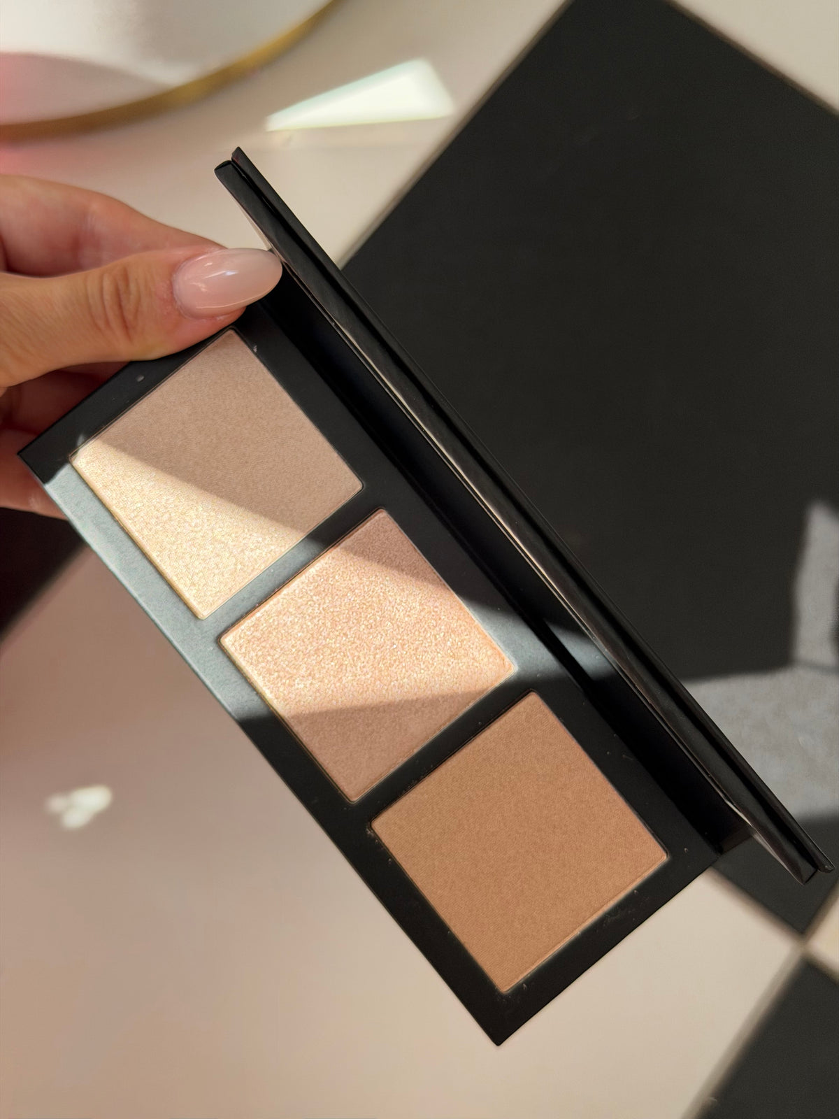 MAC Hyper Real Glow Palette / Flash + Awe