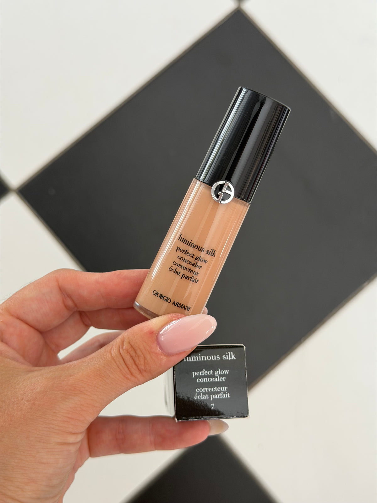 ARMANI Luminous Silk Hydrating & Brightening Concealer (7)