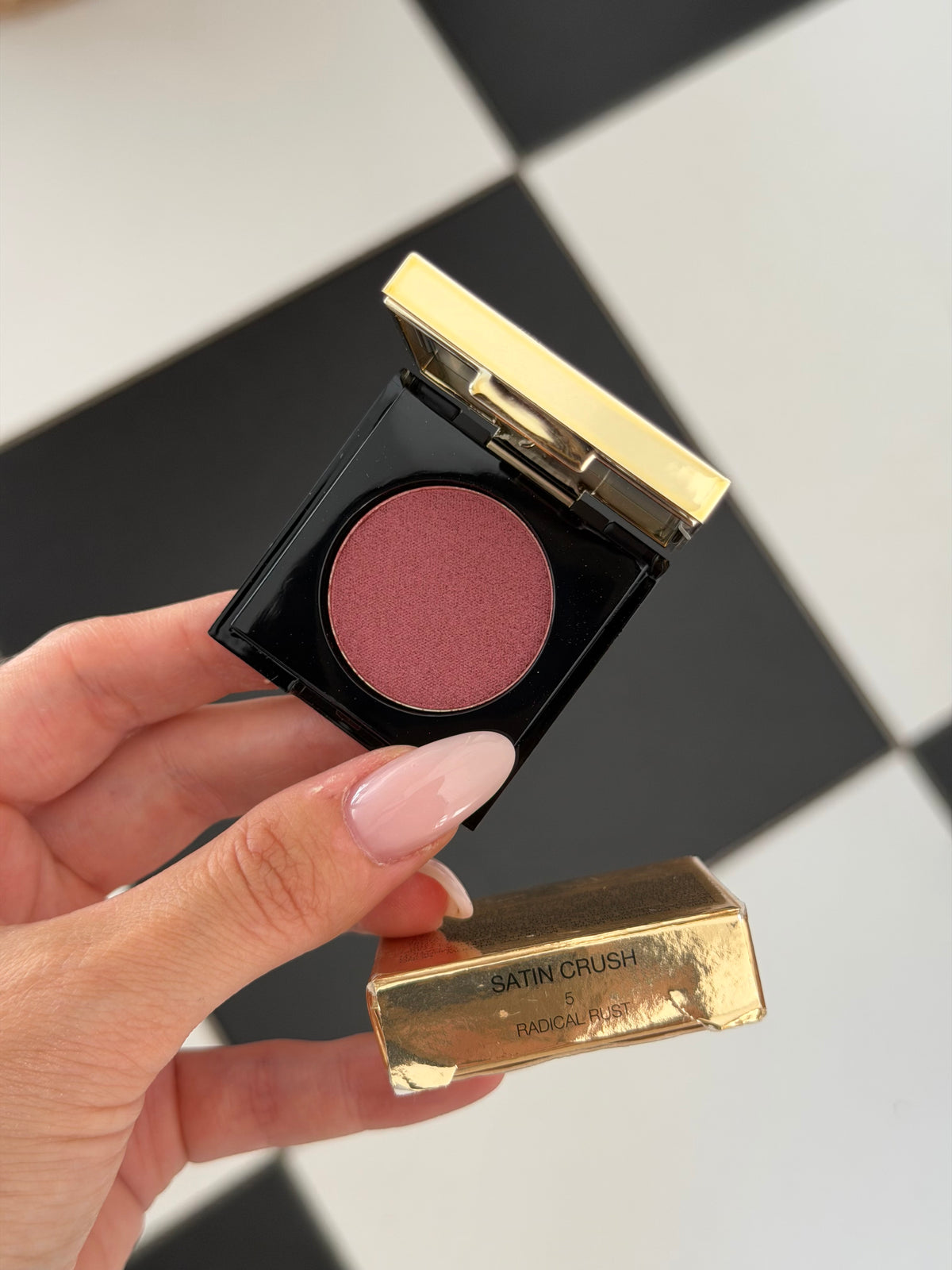 YSL Satin Crush Mono Eyeshadow (5)