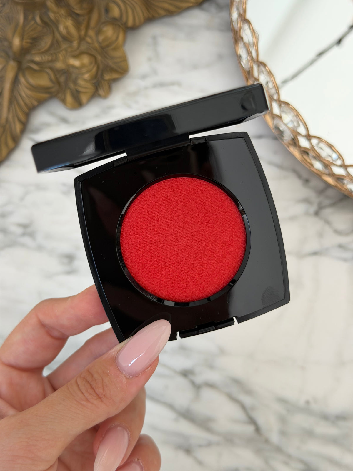 CHANEL Joues Contraste Intense
Cream-to-Powder Blush (Rouge Franc)