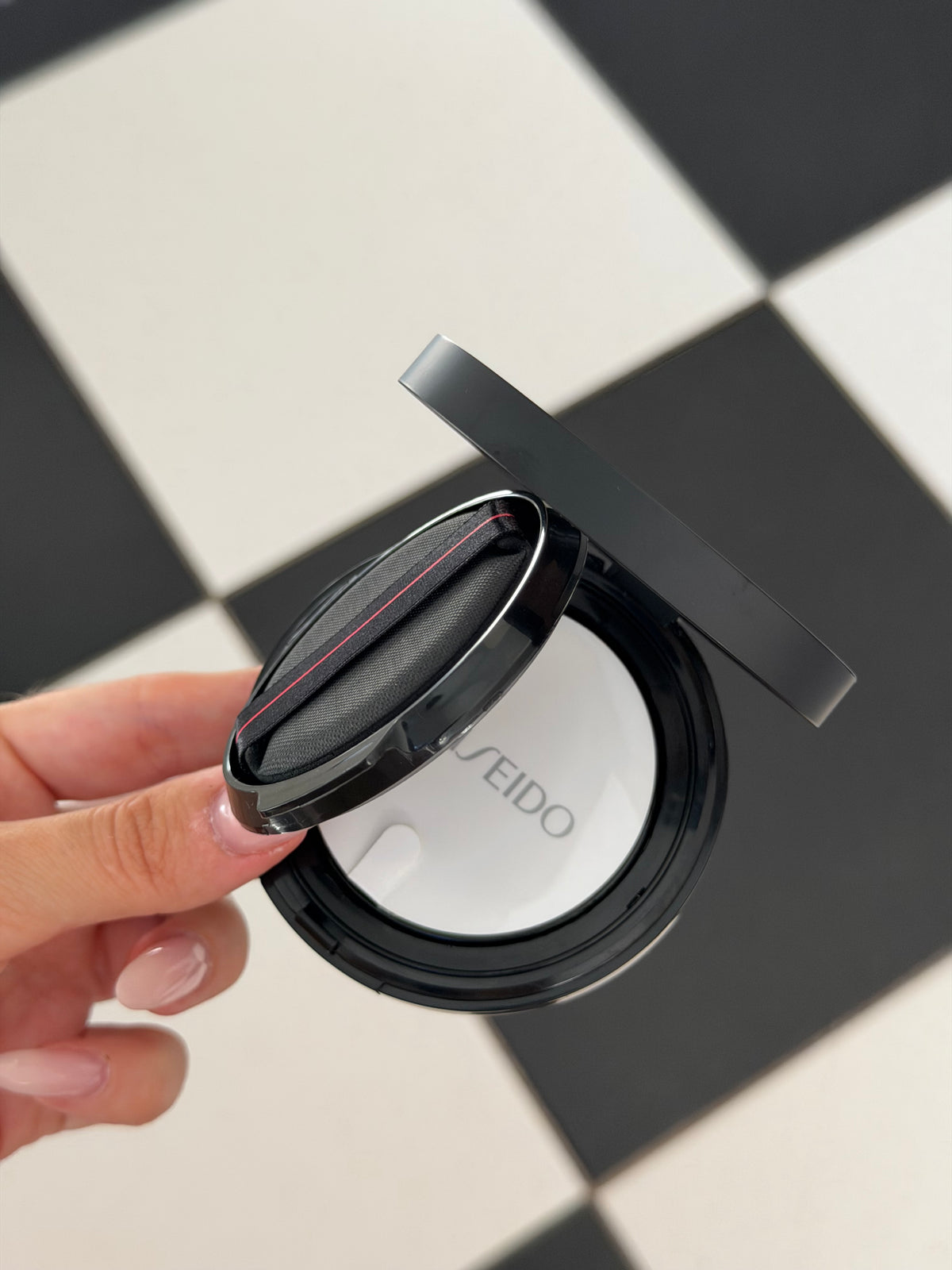 SHISEIDO
Synchro Skin Self-Refreshing Cushion Compact Foundation SPF35