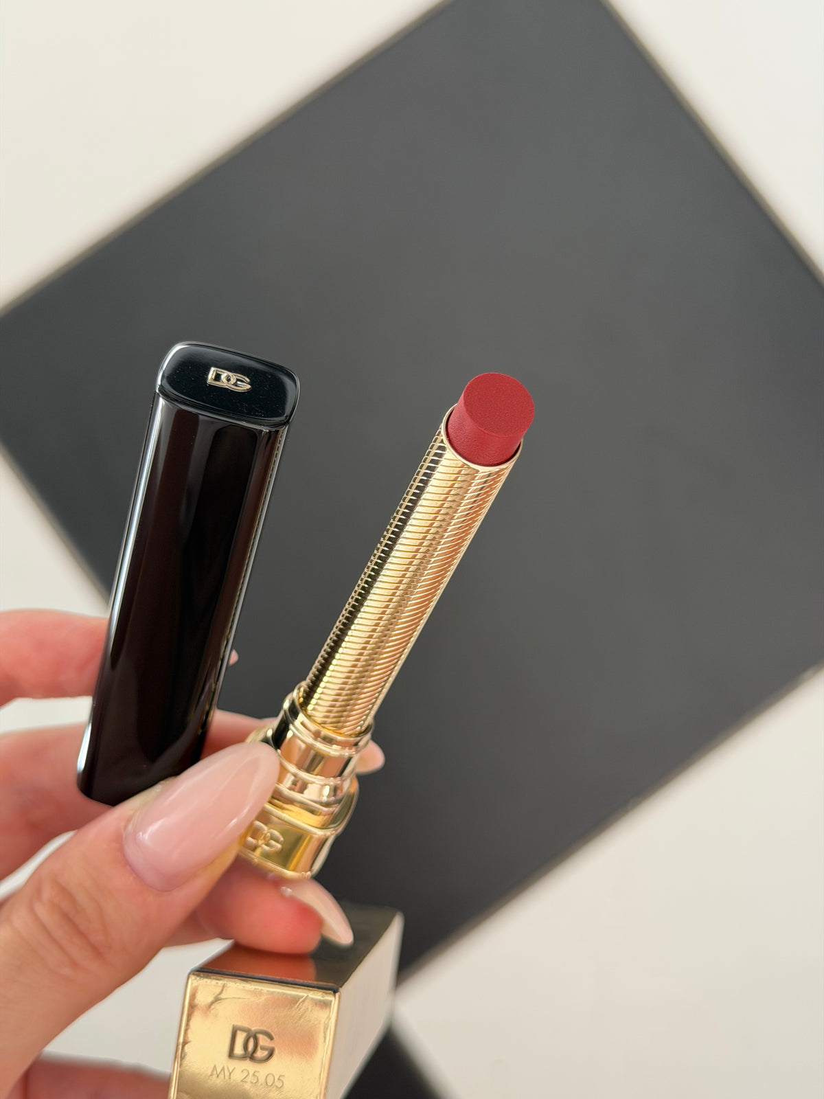 DOLCE&GABBANA My Comfy Matte Lipstick - My 25.05
Instant Rich Color & Hydration Lip Stylo