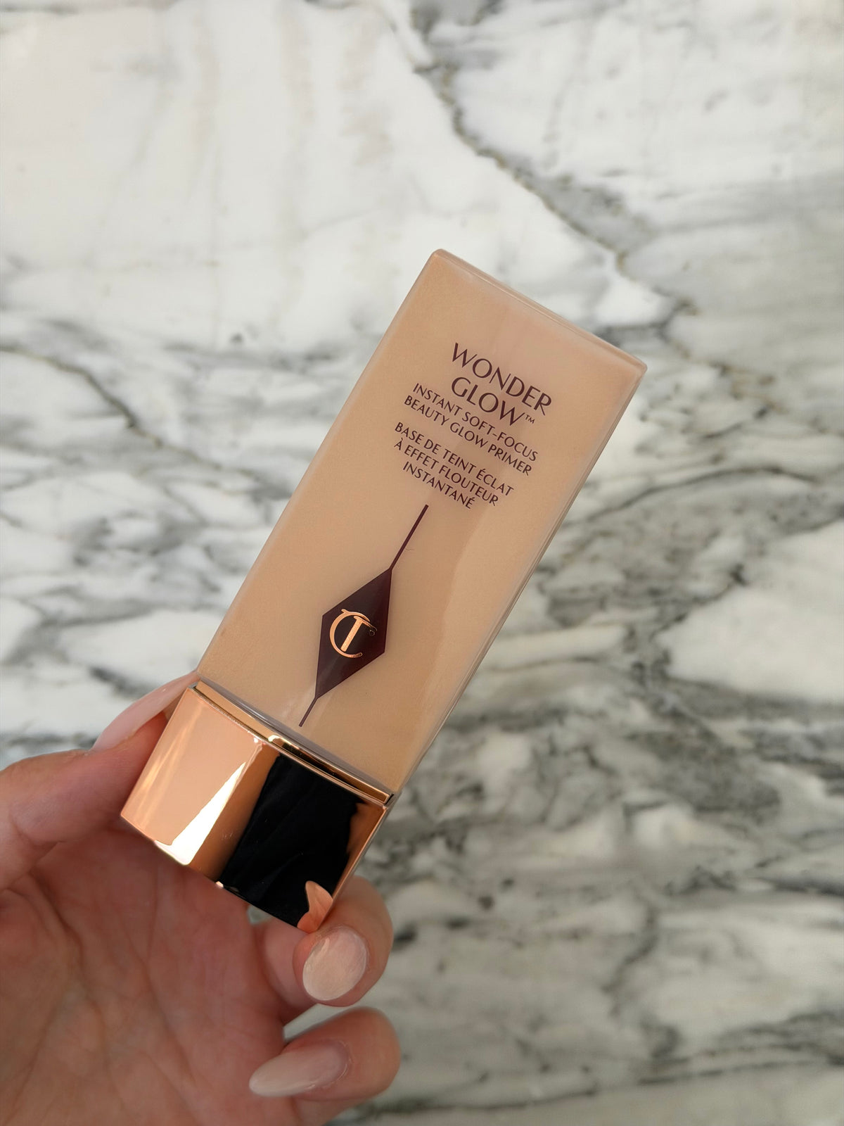 CHARLOTTE TILBURY
WonderGlow Primer
Instant Soft-Focus Beauty Glow