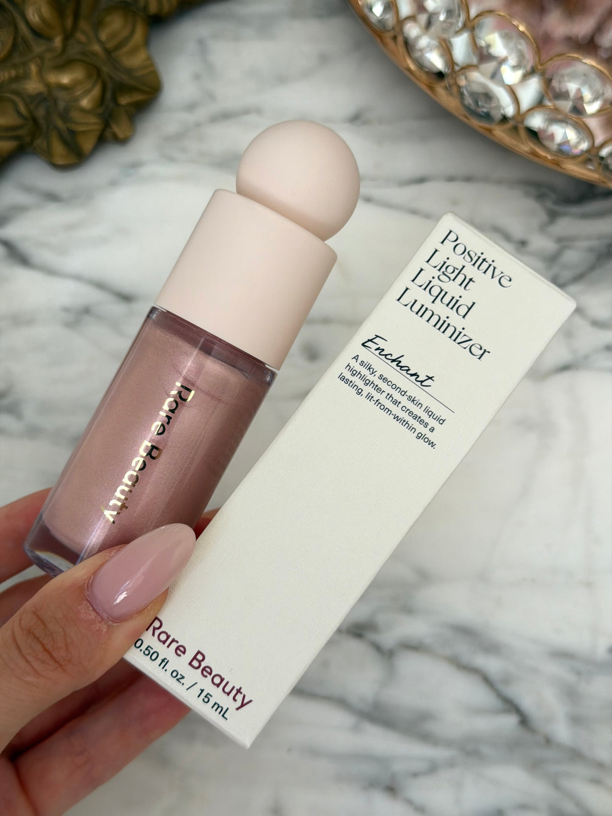RARE BEAUTY Positive Light Liquid Luminizer - Enchant