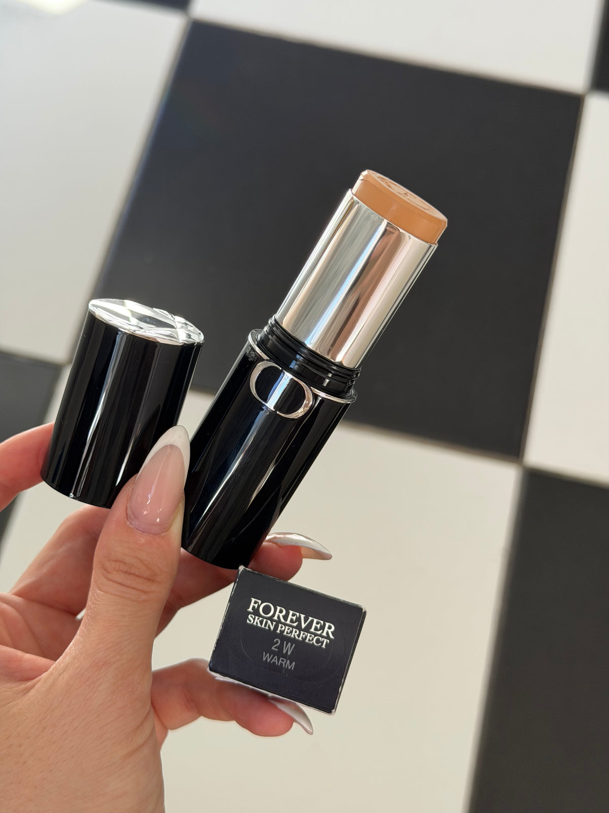 DIOR Forever Skin Perfect
Multi-Use Foundation Stick - Blur Perfection - 24H Wear and Hydration (2W)