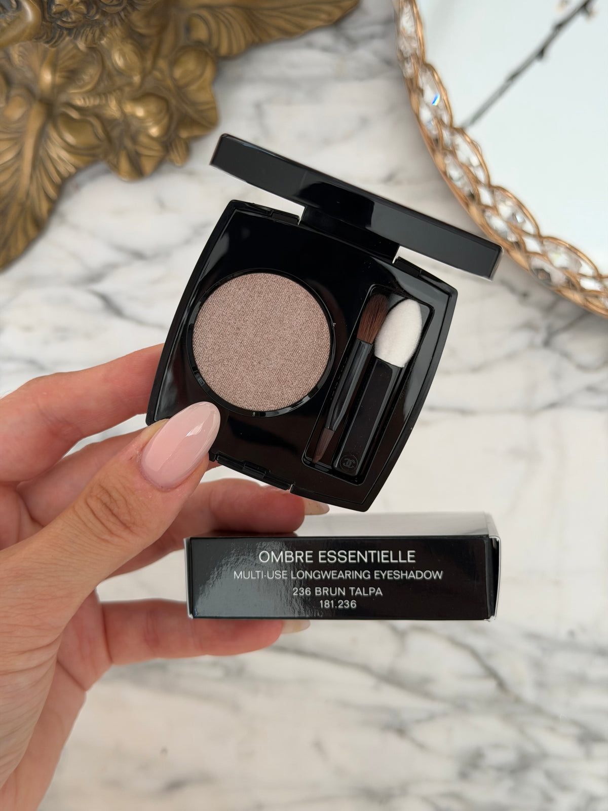 CHANEL Ombre Essentielle Multi-Use Longwearing Eyeshadow (236)