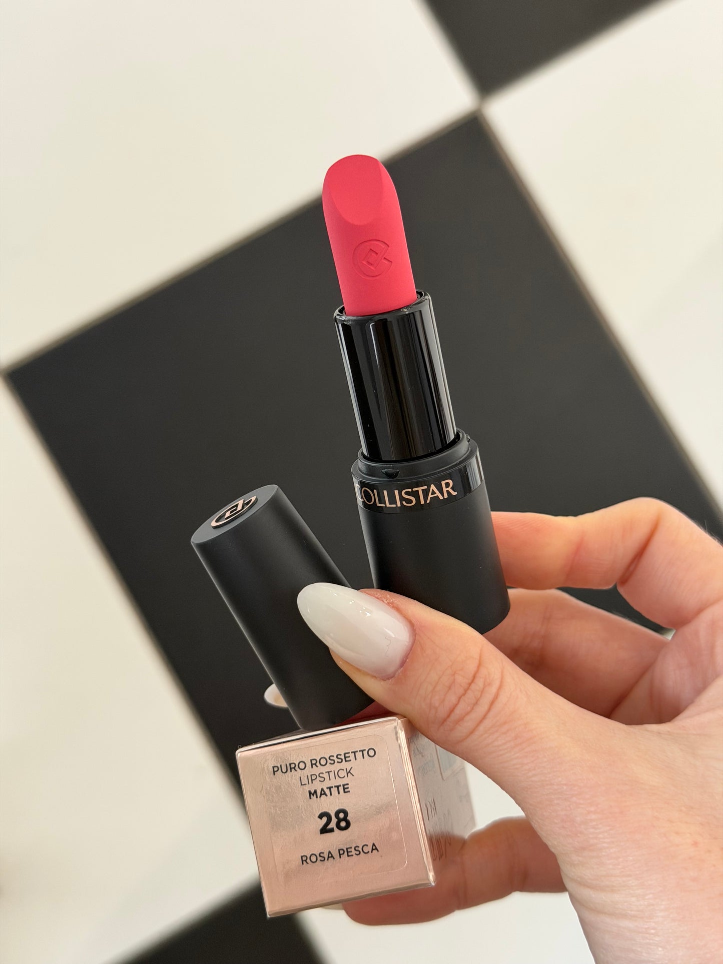 COLLISTAR
Puro Matte Lipstick (28 Matte)
Hydrated Lips With a Long-Lasting Matte Finish