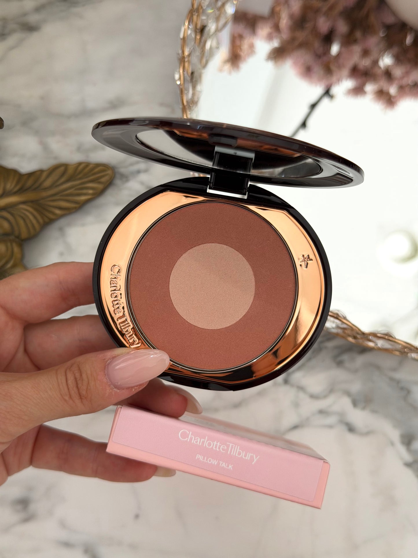 CHARLOTTE TILBURY Cheek To Chic - Swish & Glow Blusher Pillow Talk