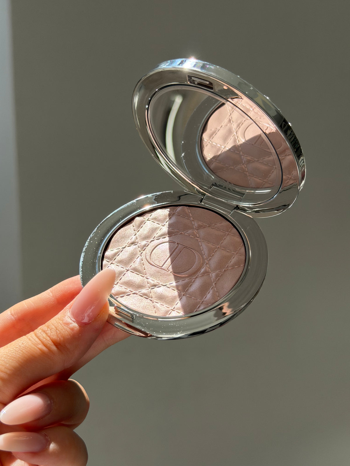 DIOR Forever Glow Luminizer - Illuminating Powder For Face (03)