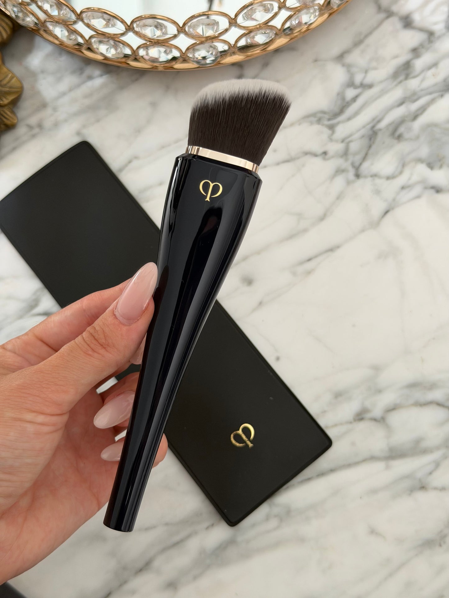 CLÉ DE PEAU BEAUTÉ Light Coverage Foundation Brush