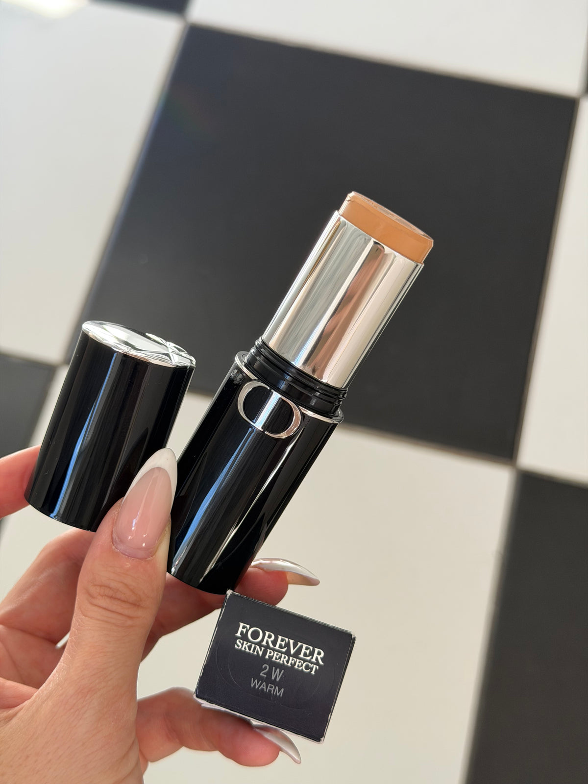 DIOR Forever Skin Perfect
Multi-Use Foundation Stick - Blur Perfection - 24H Wear and Hydration (2W)