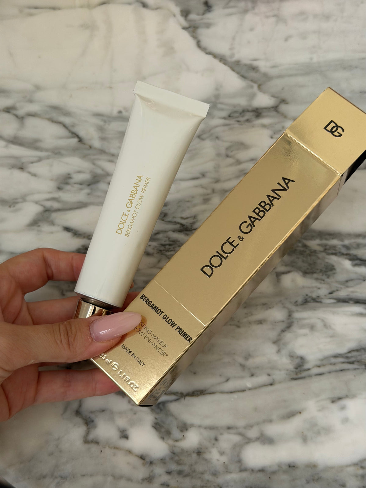 DOLCE&GABBANA Bergamot Glow Primer
Lasting Makeup & Glow Enhancer