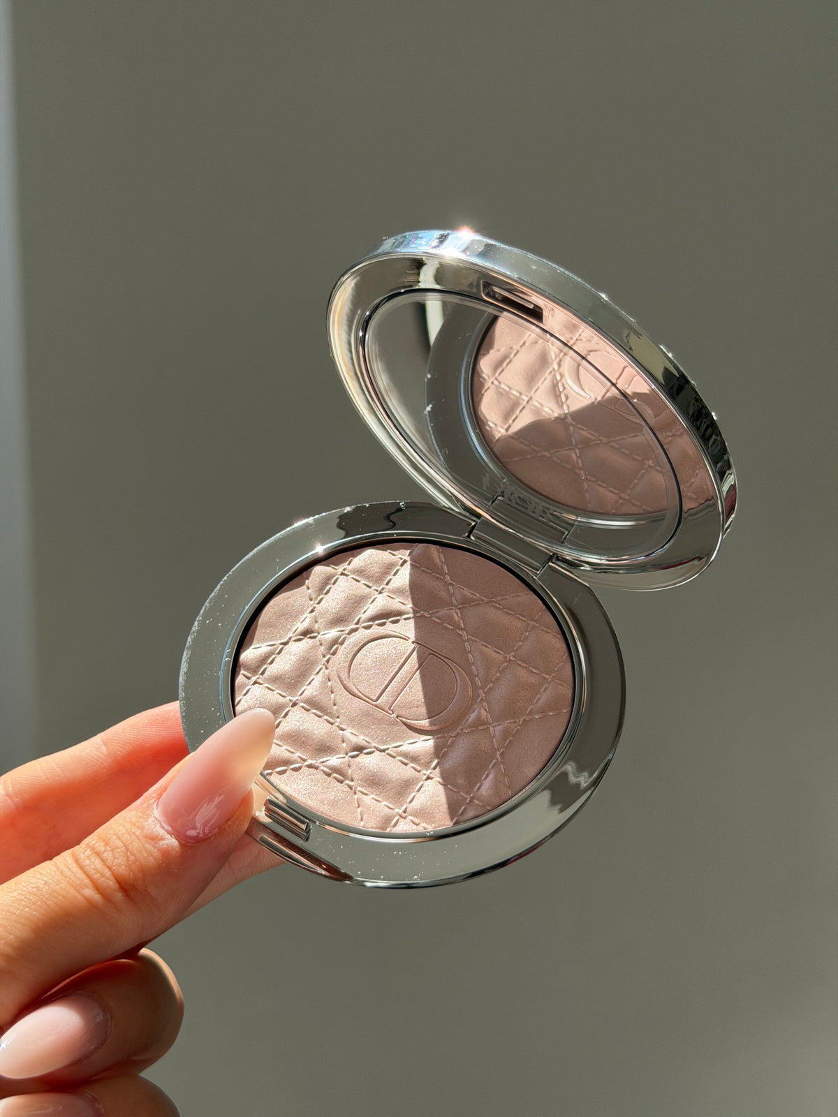 DIOR Forever Glow Luminizer - Illuminating Powder For Face (03)