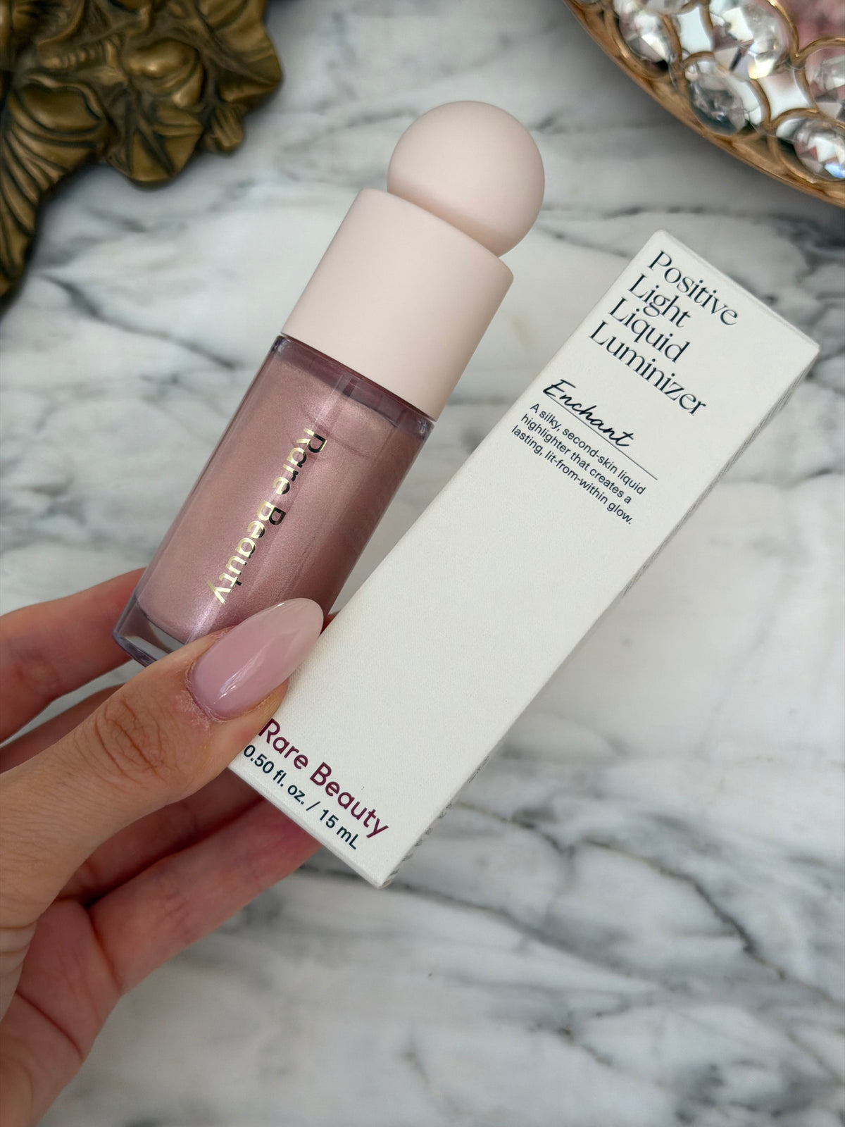 RARE BEAUTY Positive Light Liquid Luminizer - Enchant