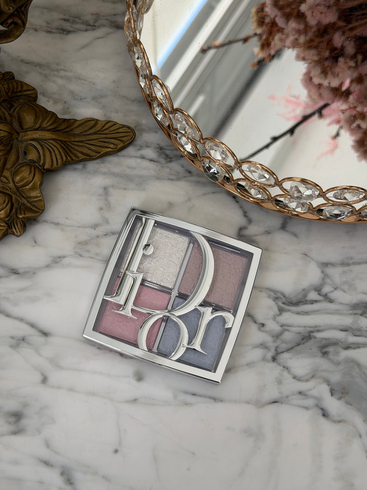 DIOR Backstage Glow Maximizer Palette (002)
Multi-Use Highlighter and Blush - Multi-Reflective Glow