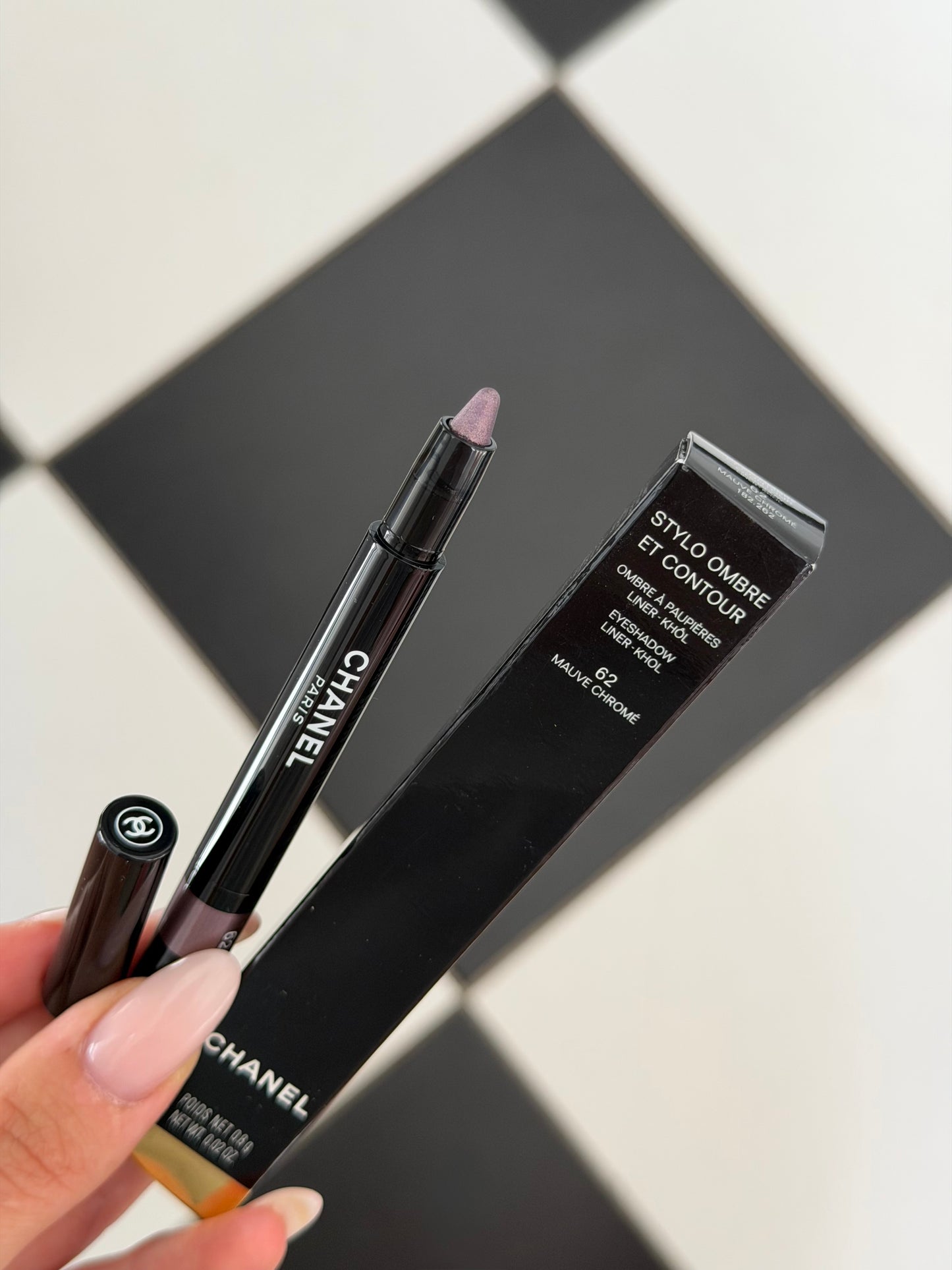 CHANEL Stylo Ombre Et Contour (62)
Eyeshadow – Liner – Khôl (Copy)