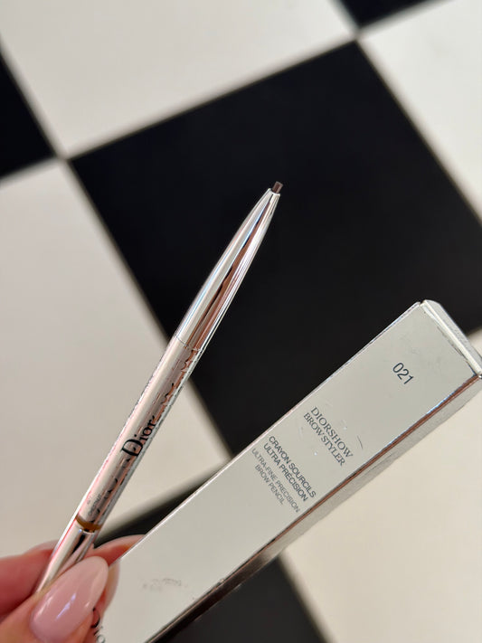 DIOR Diorshow Brow Styler (021)
Ultra-Fine Precision Brow Pencil