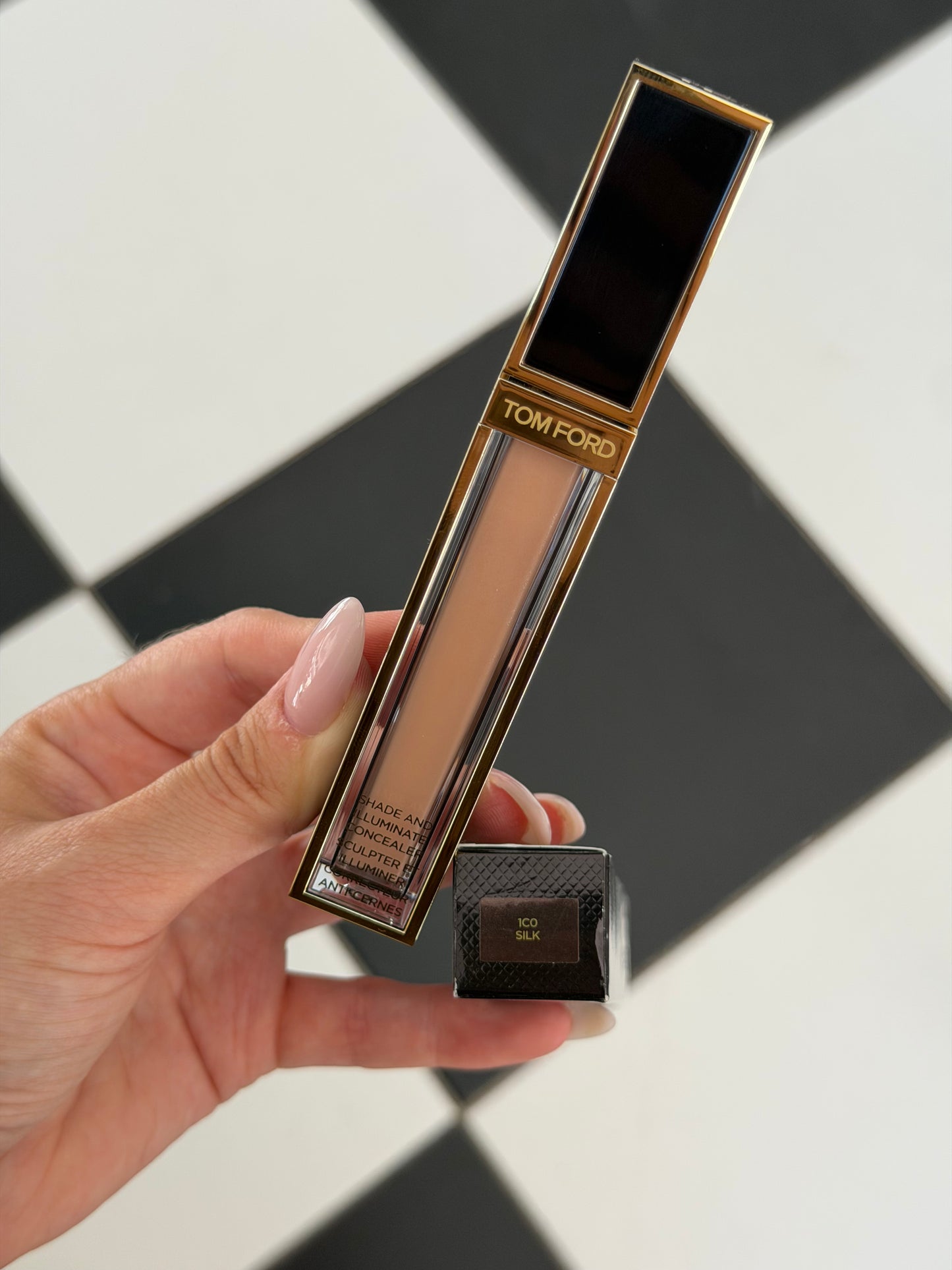TOM FORD Shade And Illuminate Concealer (1C0)