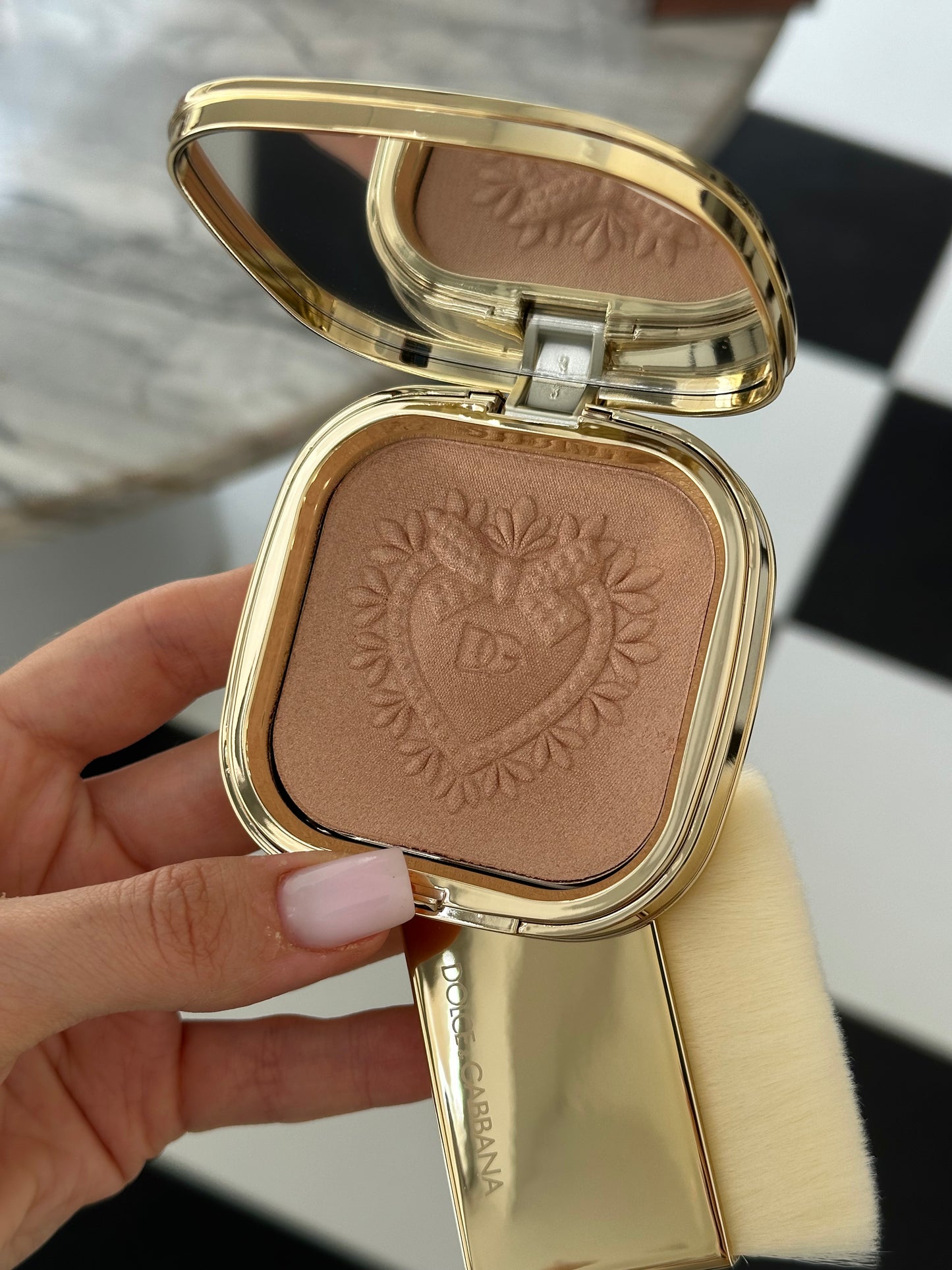 DOLCE&GABBANA Everlift Luminizer Light Oil Infused Soft-Halo Powder