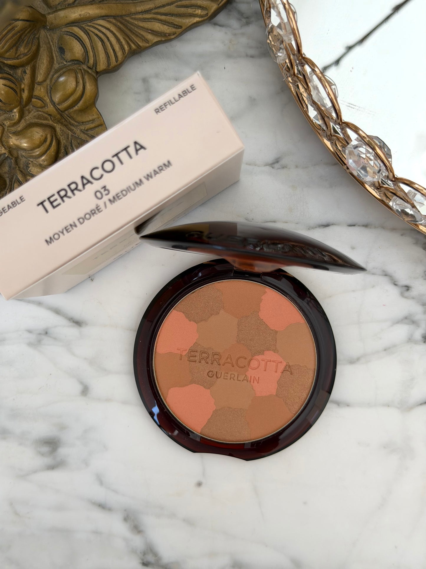 GUERLAIN Terracotta Light The Sun-Kissed Natural Healthy Glow Powder (03)
Soft & Blushing Long-Lasting