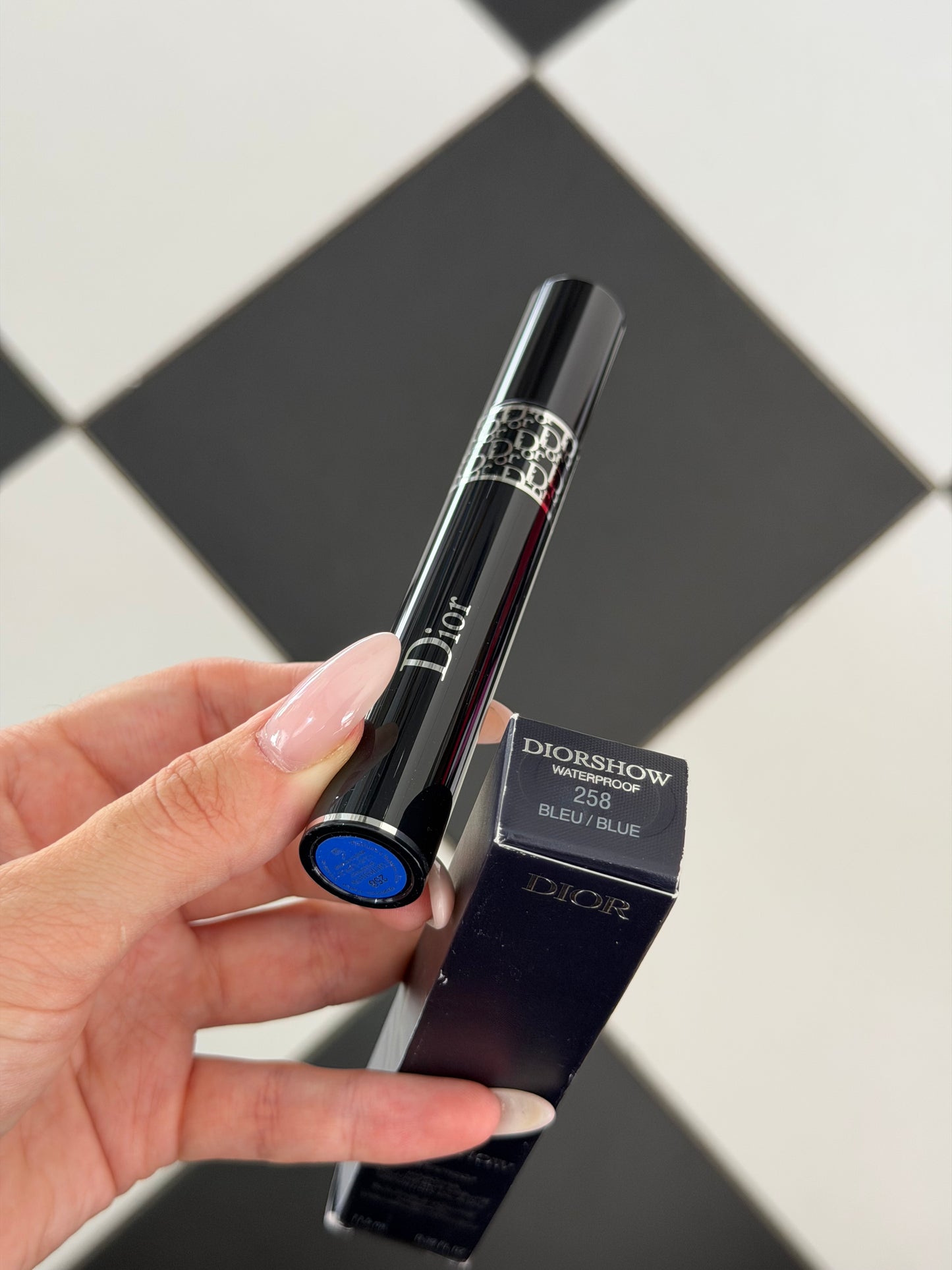 DIOR Diorshow Mascara Waterproof
Buildable Volume Lash-Extension Effect - Blue