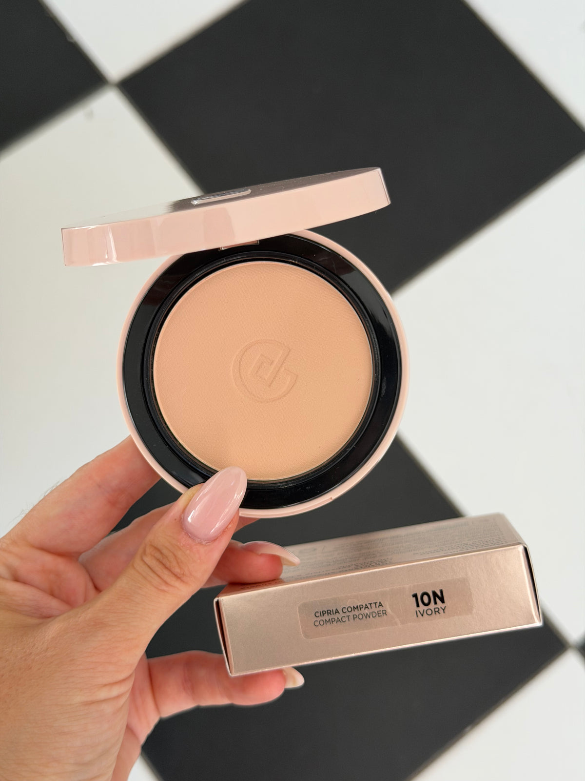 COLLISTAR
Impeccabile Compact Powder - Ivory