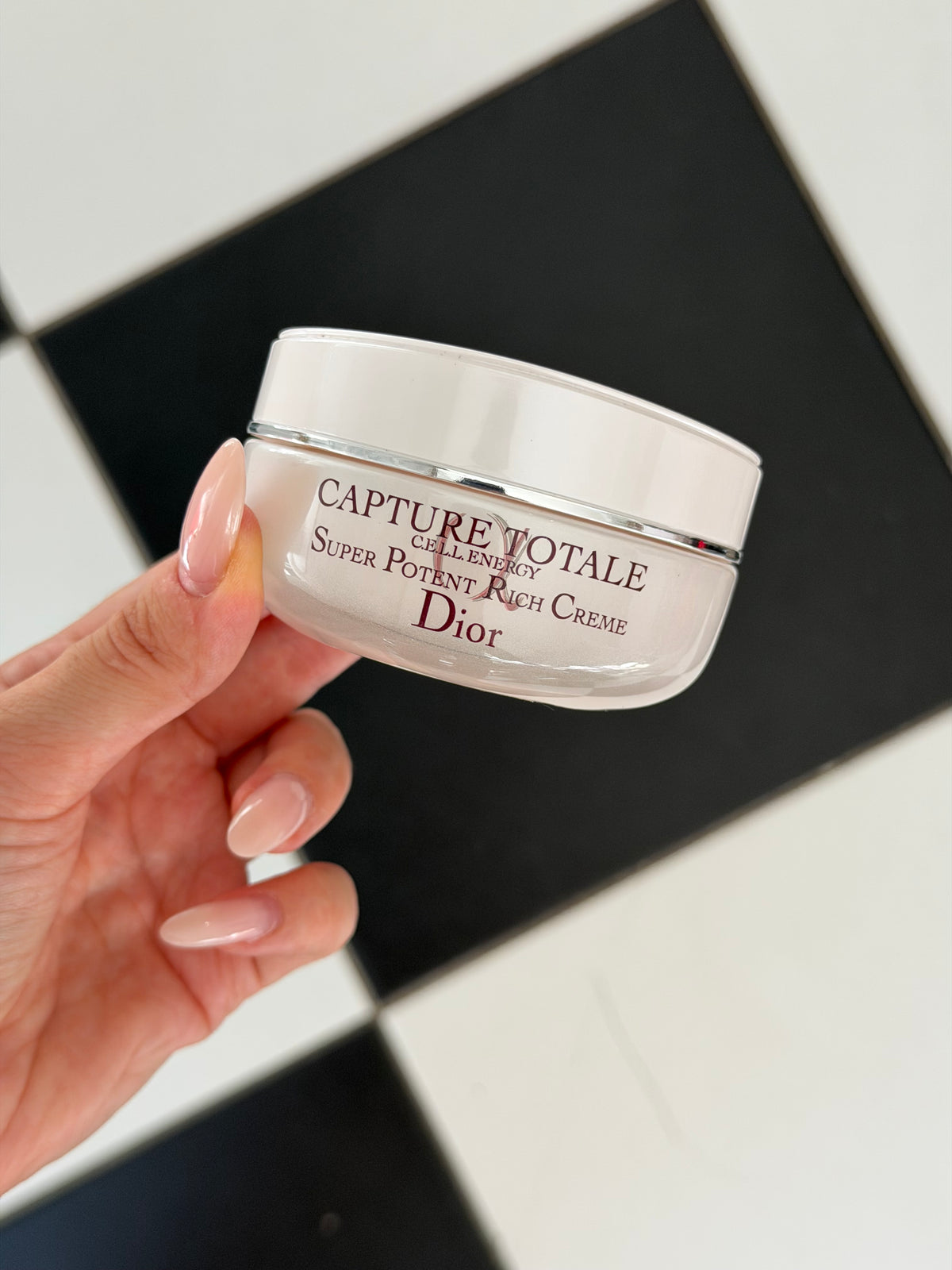 DIOR Capture Totale Super Potent Rich Creme C.E.L.L. Energy
Global Age-Defying Rich Creme - Intense Nourishment & Repair