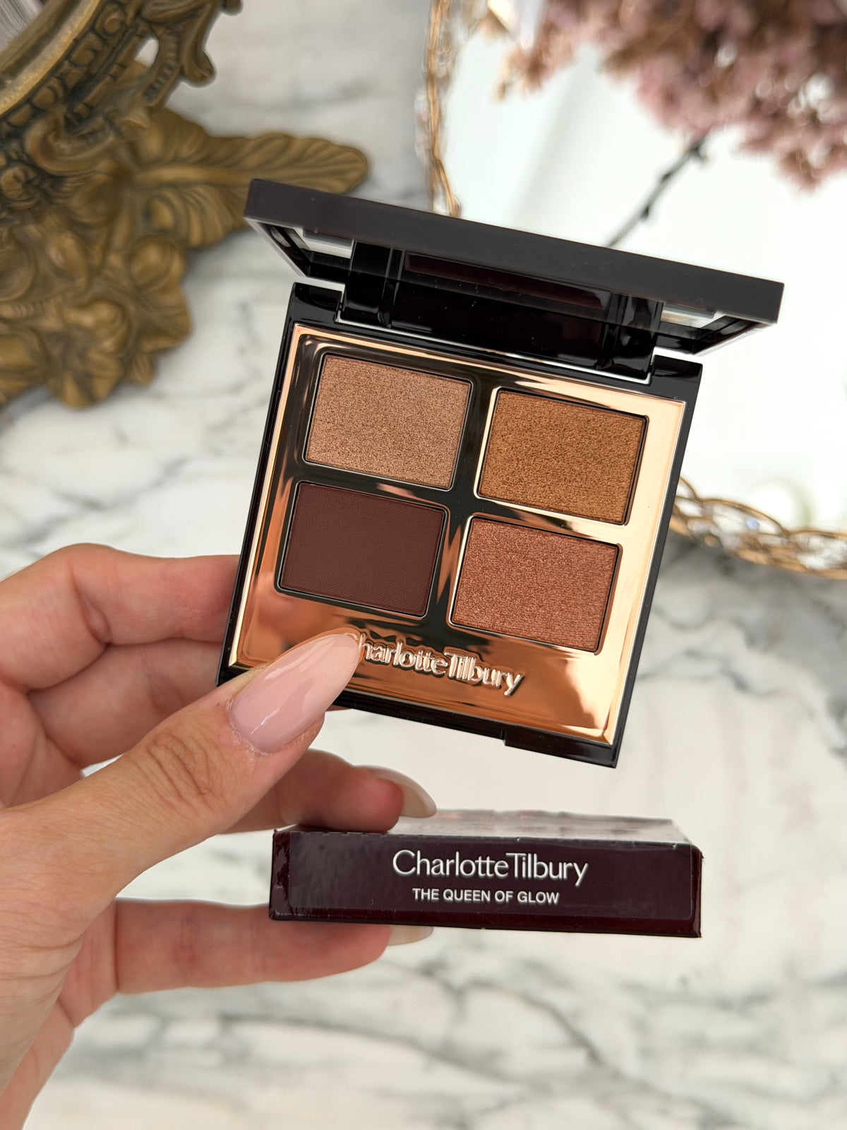 CHARLOTTE TILBURY Luxury EyeShadow Palette - Queen Of Glow