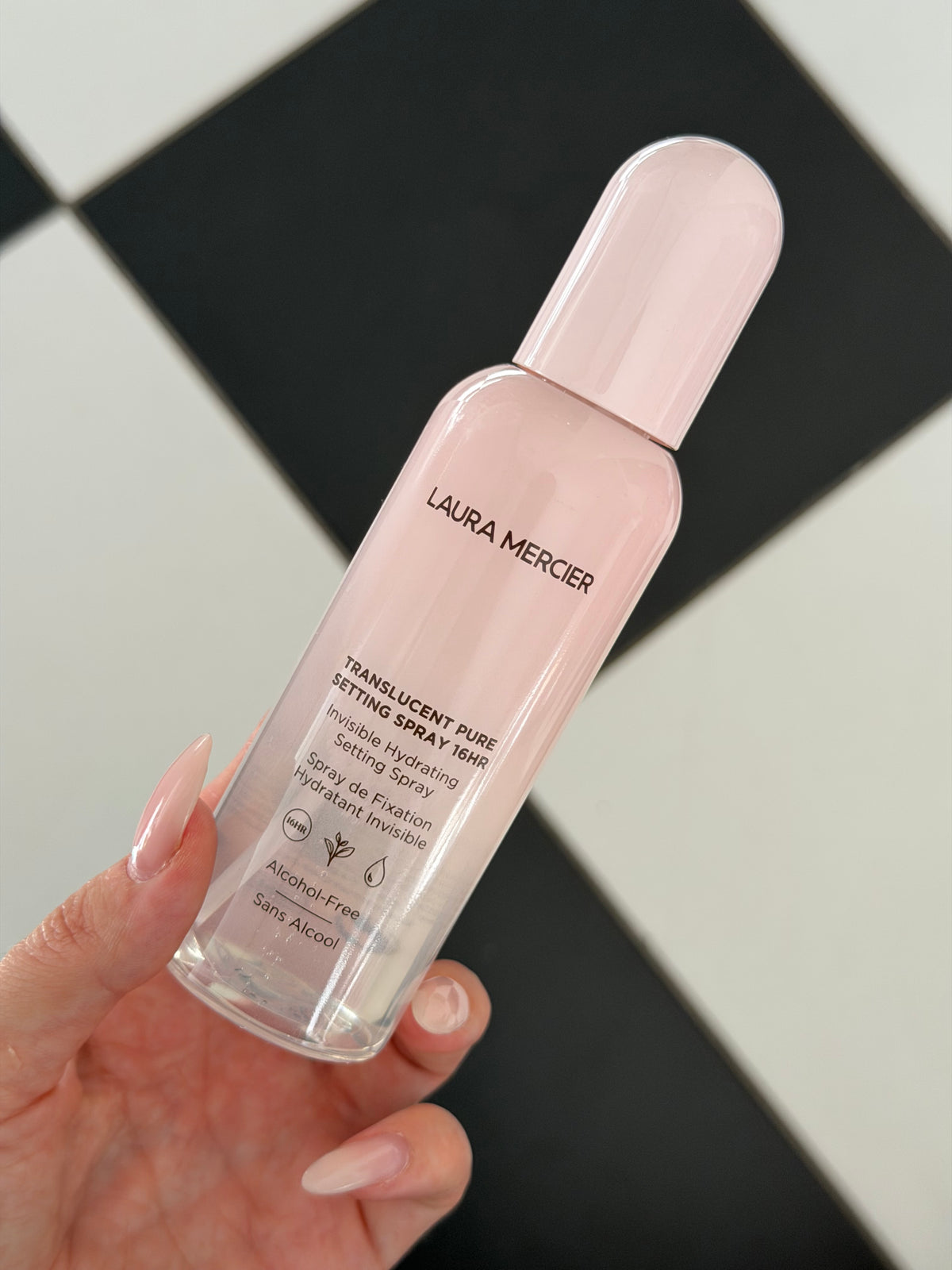LAURA MERCIER Translucent Pure Invisible Hydrating Setting Spray 
16HR Wear, No Tightness, No Sticky Feel, No Smudging