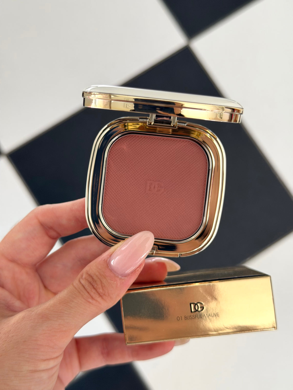 DOLCE&GABBANA
Cheek&Eyes Match - Lasting Blush & Eyshadow Powder (01)