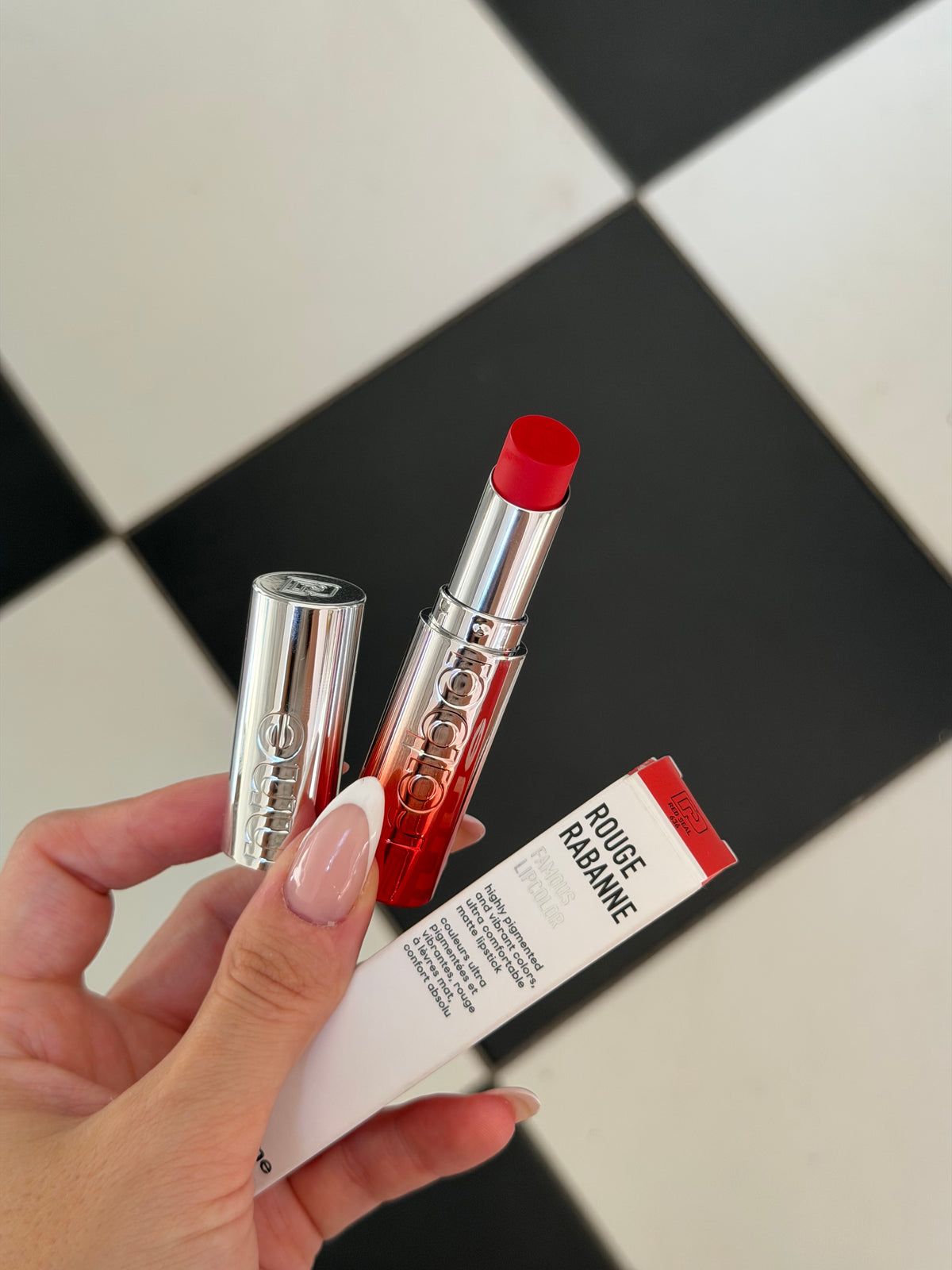 PACO RABANNE Famous Lipcolor Matte
Highly Pigmented Lipstick Matte Finishes