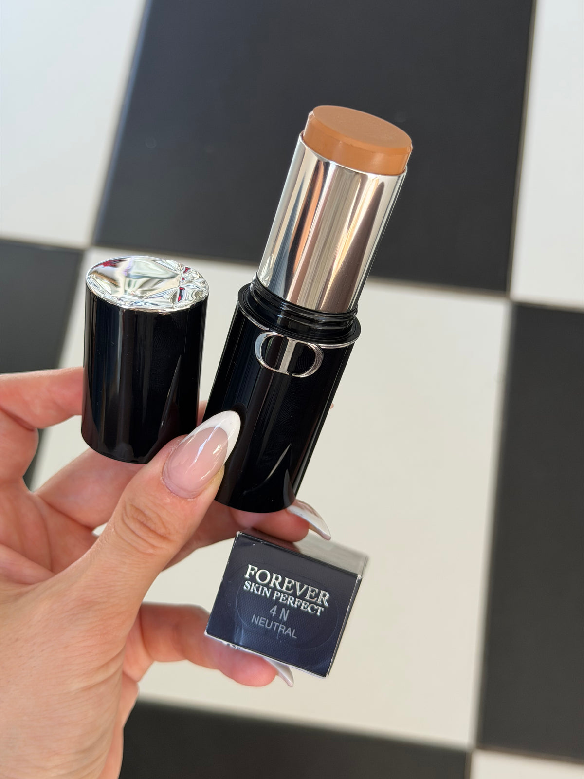 DIOR Forever Skin Perfect (4N)
Multi-Use Foundation Stick - Blur Perfection - 24H Wear and Hydration