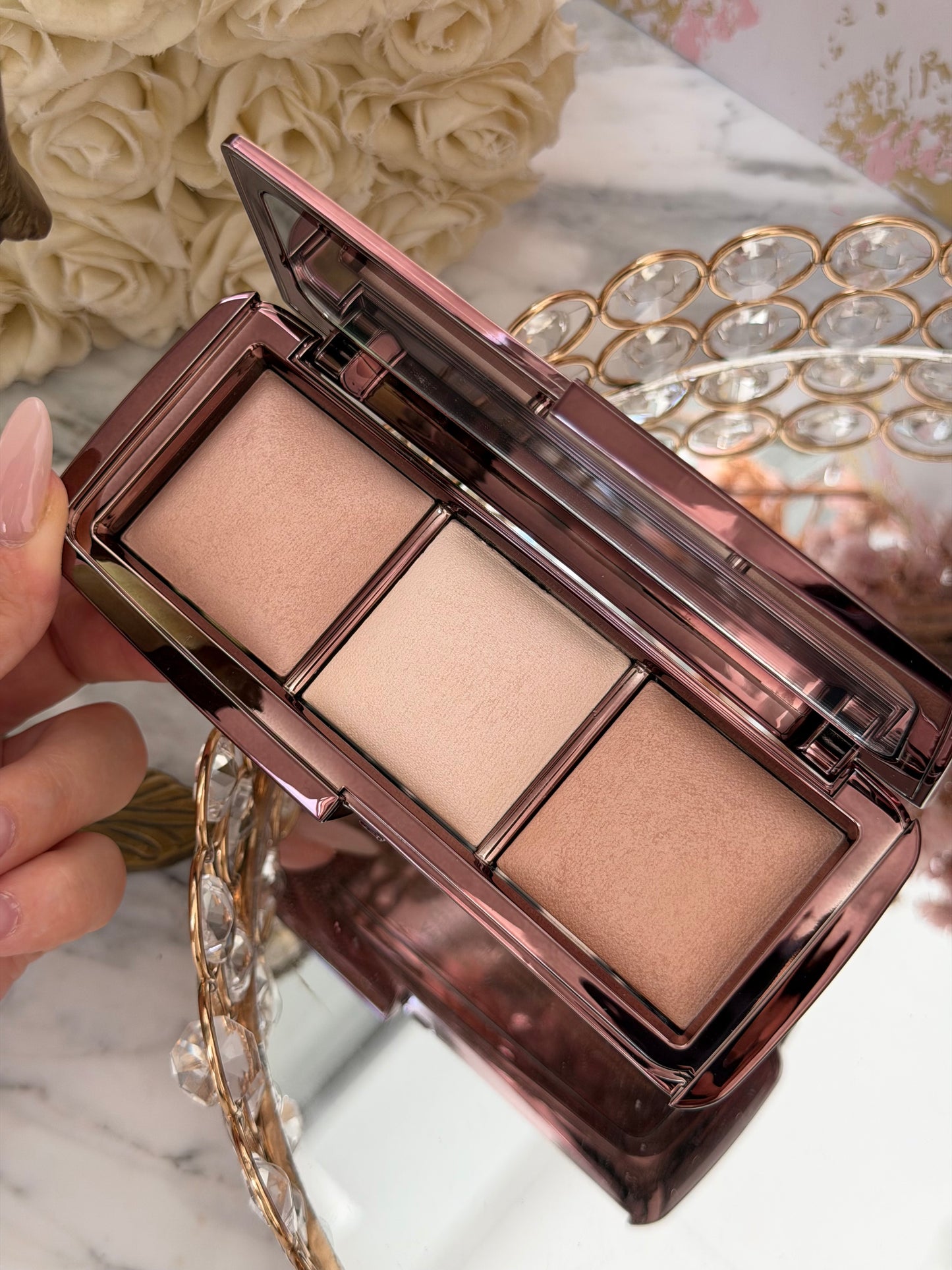 HOURGLASS Ambient Lighting Palette