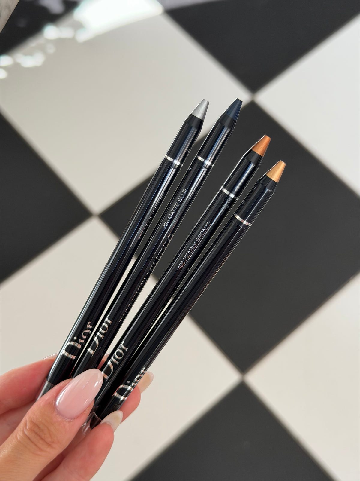 DIOR Diorshow Stylo - Satiny Gold
24H-Wear Waterproof Eyeliner