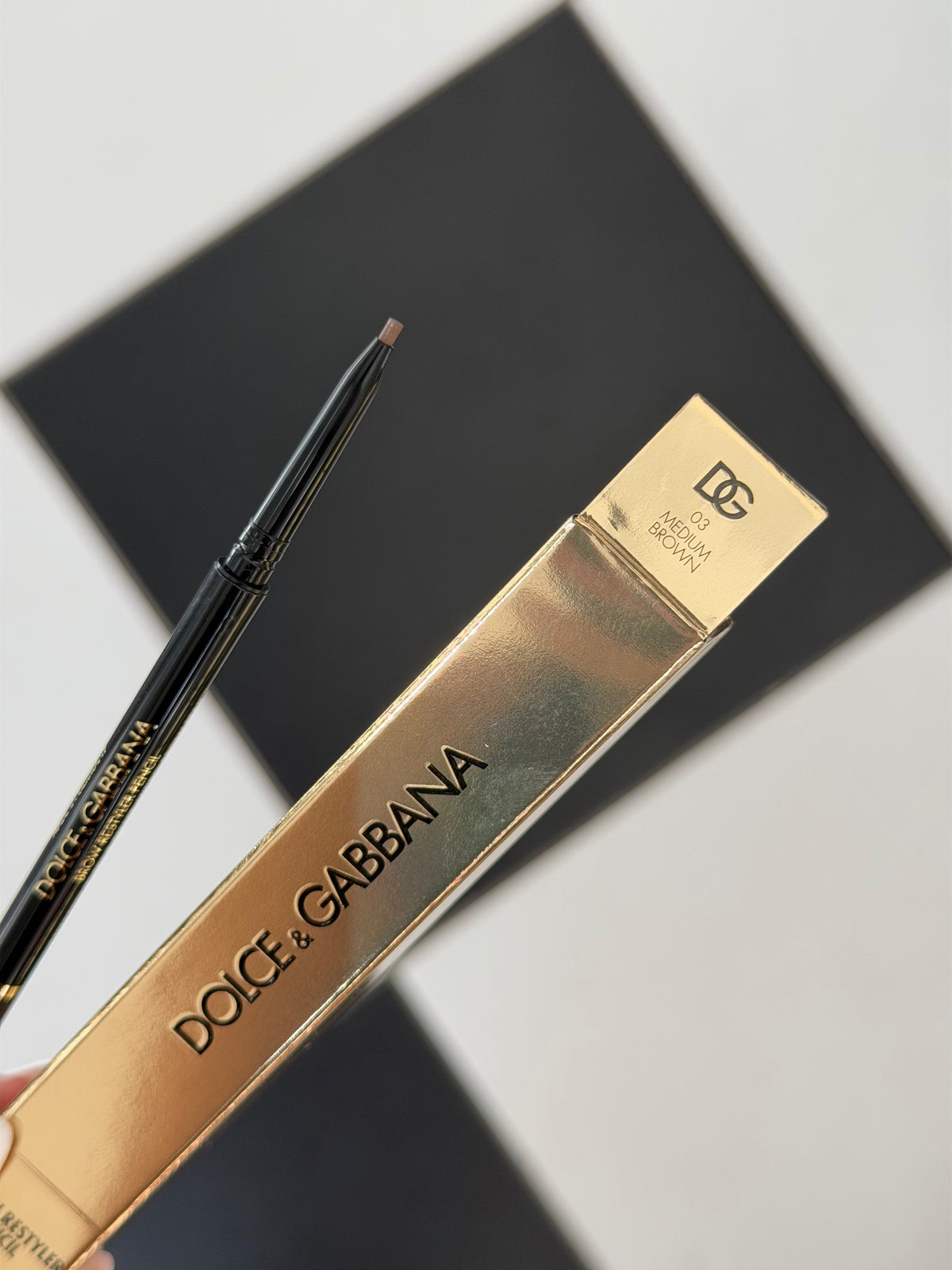 DOLCE&GABBANA Brow Restyler Pencil (03)
16H Lasting Fill & Shape Micro Brow Pencil