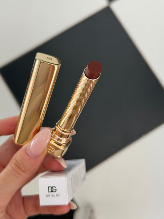 DOLCE&GABBANA My Sculpt Satin
Lasting Color & Hydration Lipstick Stylo - MY 26.07