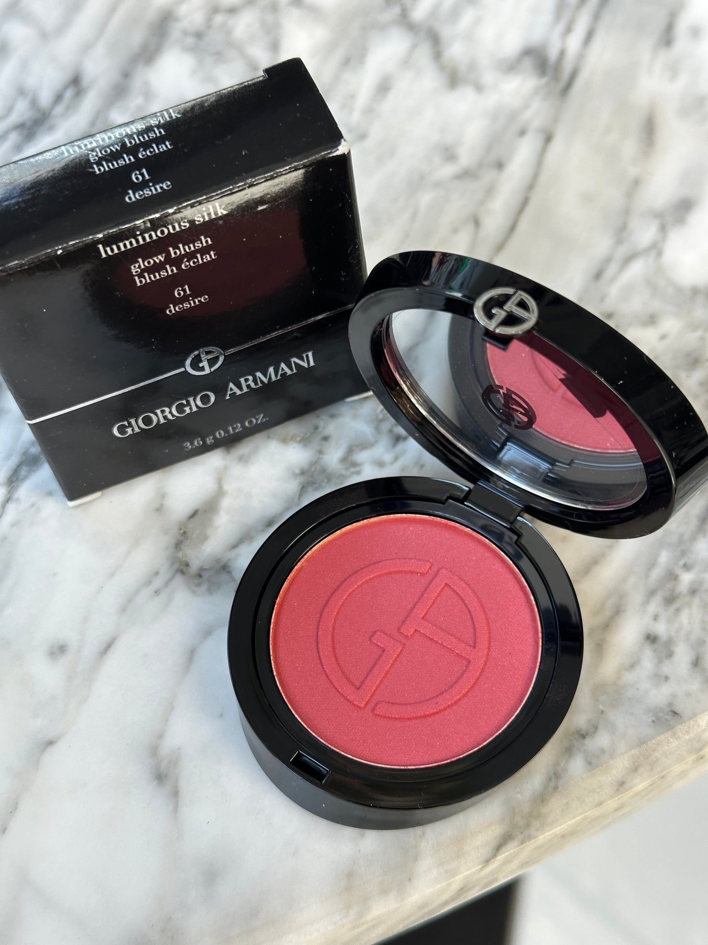 ARMANI Luminous Silk Glow Blush
Powder Blush For Natural Color & Glow (61)