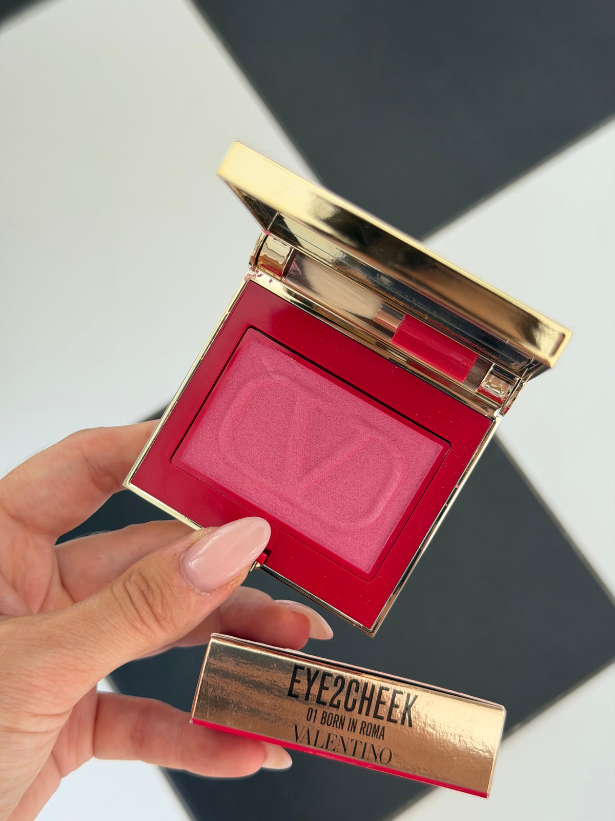 VALENTINO Eye2Cheek Dual-Use Blush & Eyeshadow (01)