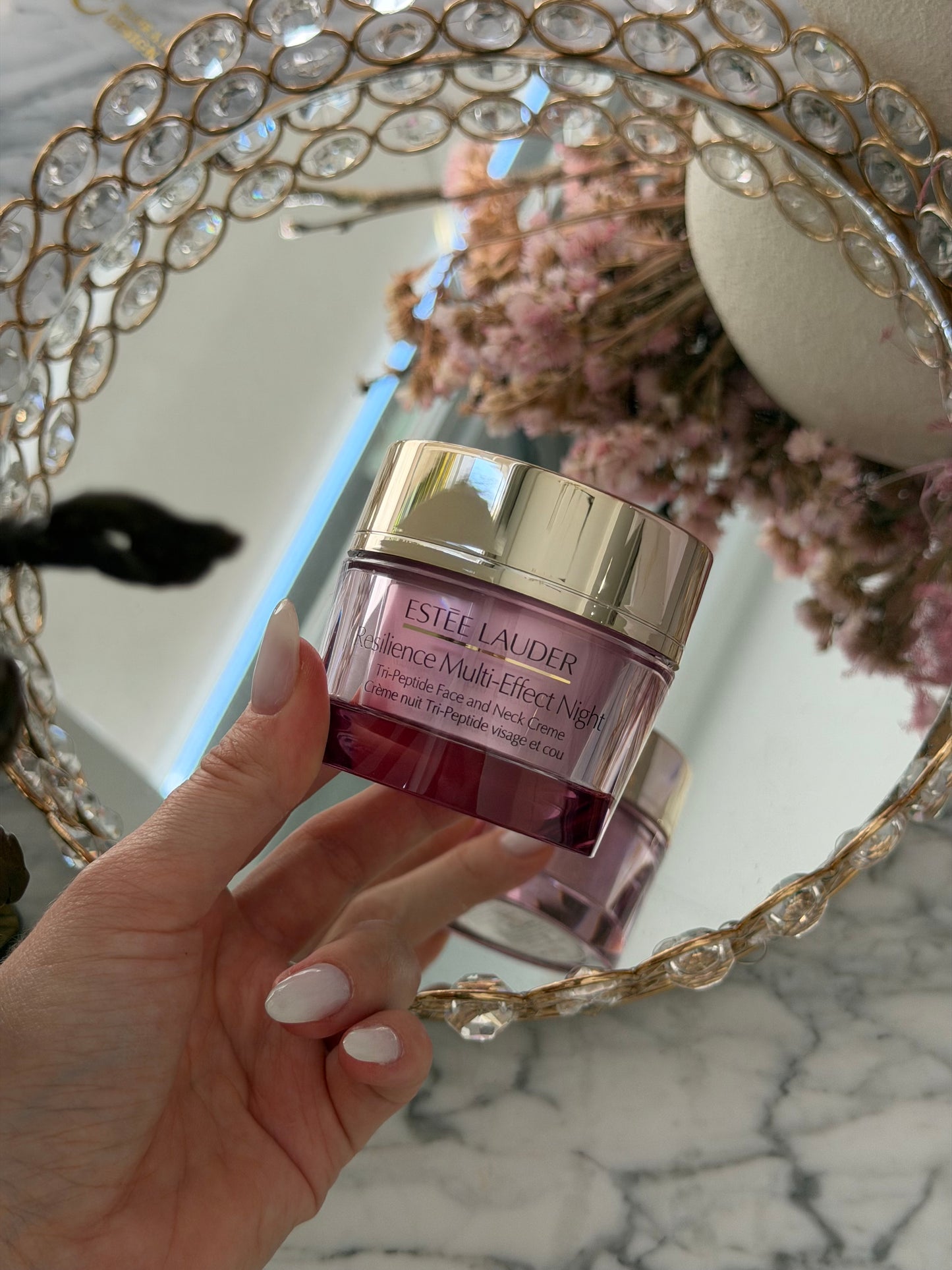 ESTEE LAUDER Resilience Multi-Effect Night
Tri-Peptide Face and Neck Creme SPF15