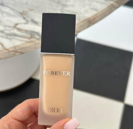 DIOR Forever (2N)
Clean Matte Foundation 24h Wear - No Transfer, Concentrated in Skincare