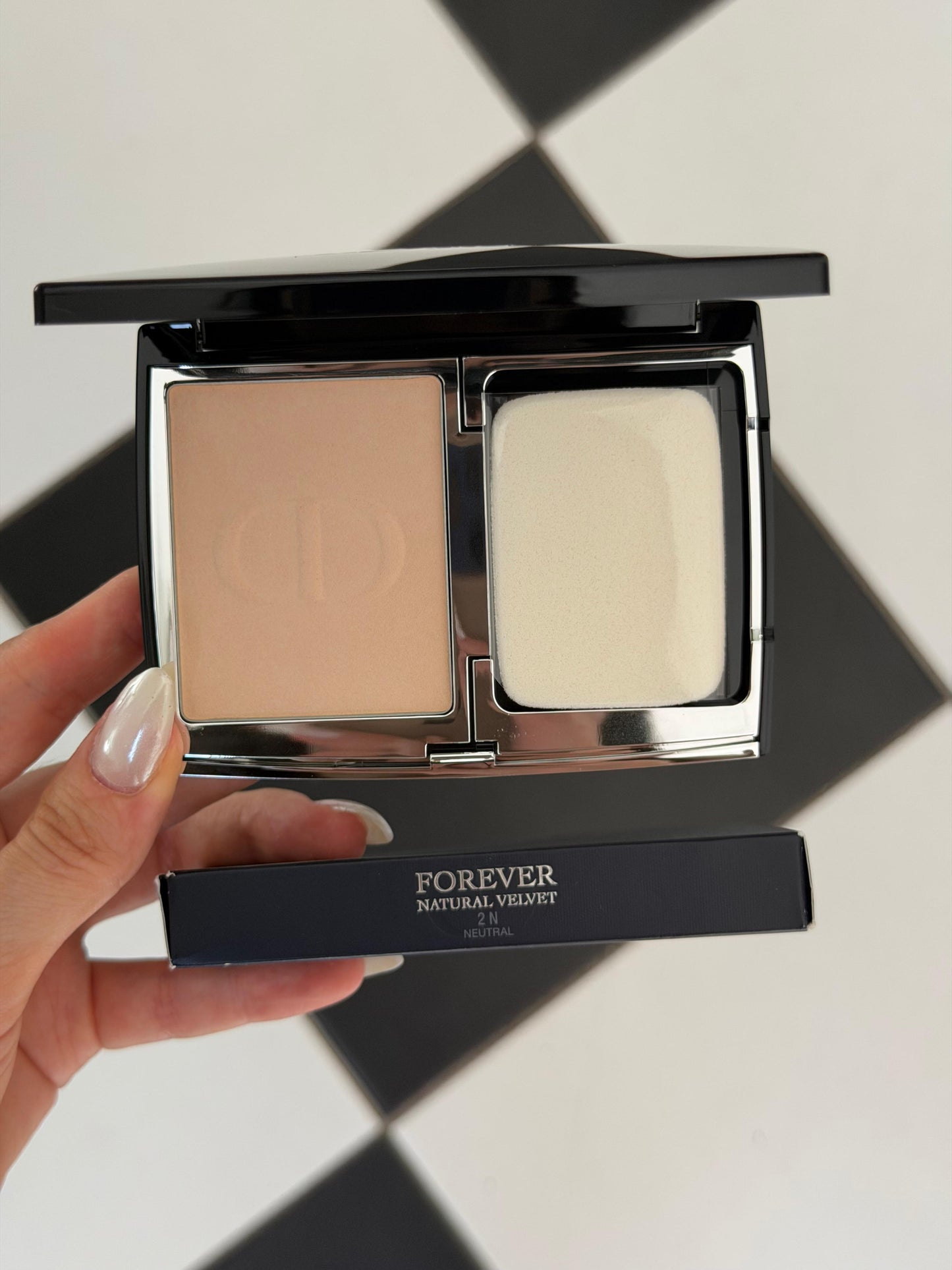 DIOR Forever Natural Velvet
Compact Foundation (2N)