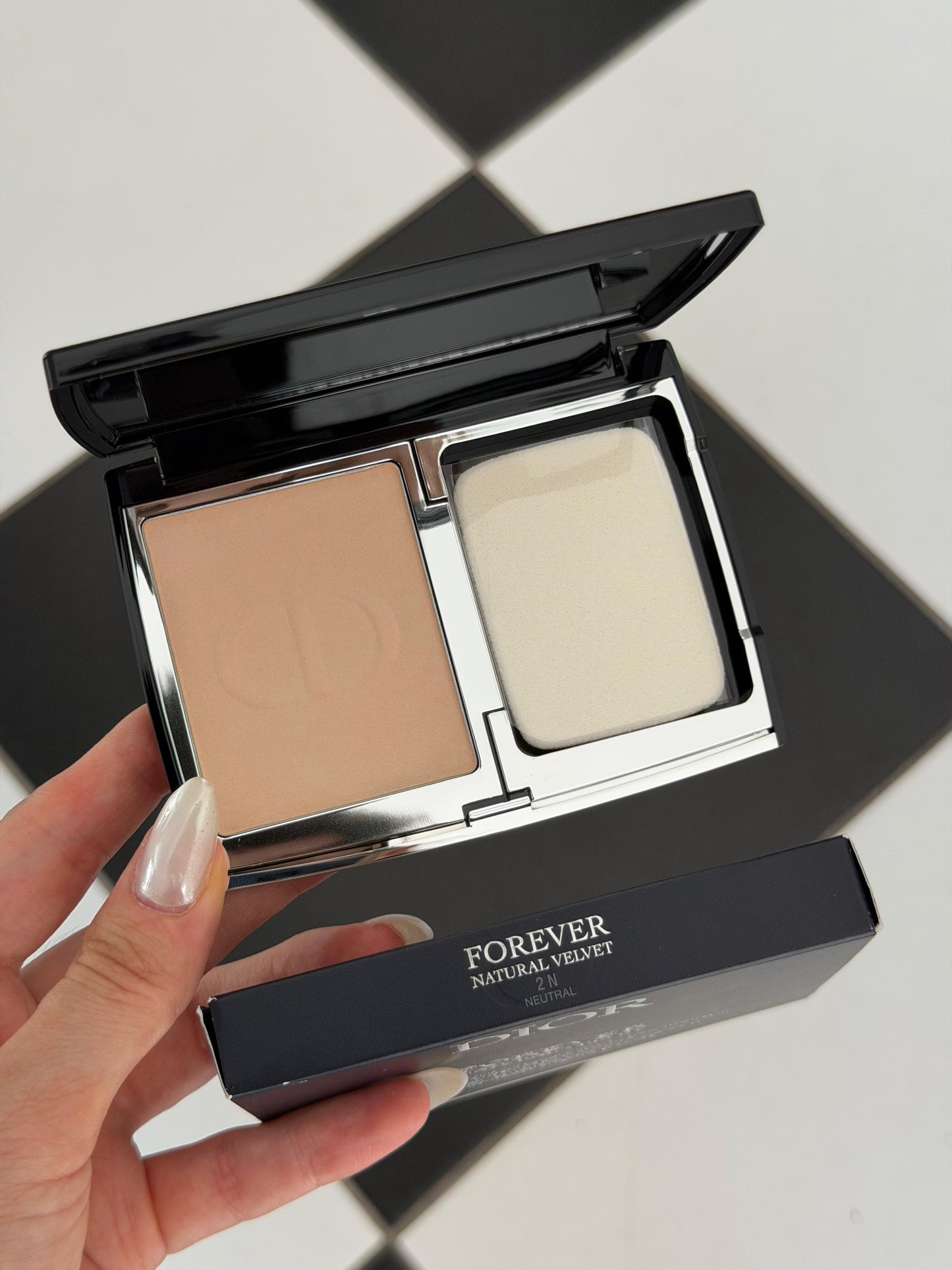 DIOR Forever Natural Velvet
Compact Foundation (2N)